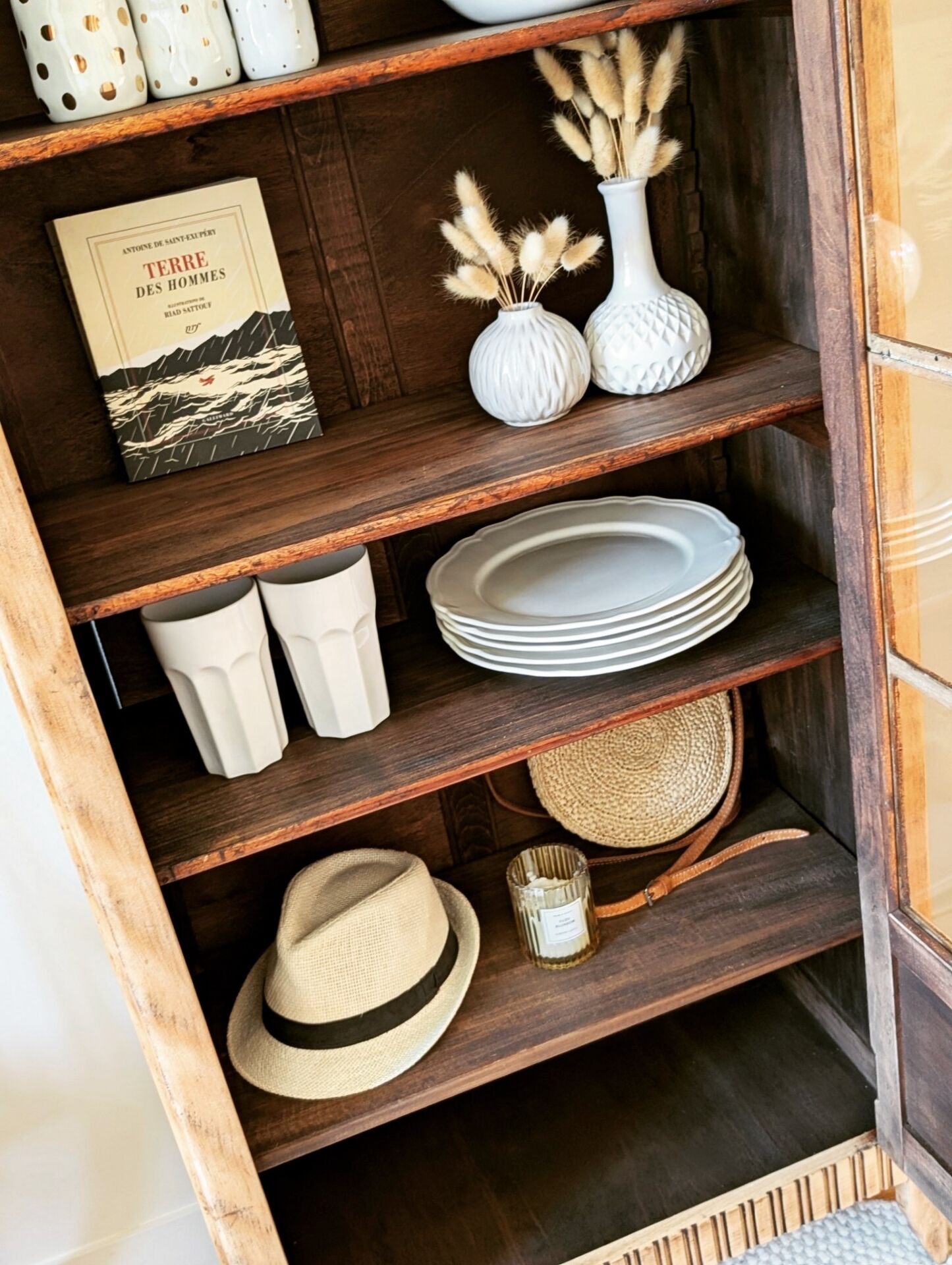 Armoire bonnetière Art Déco vitrée