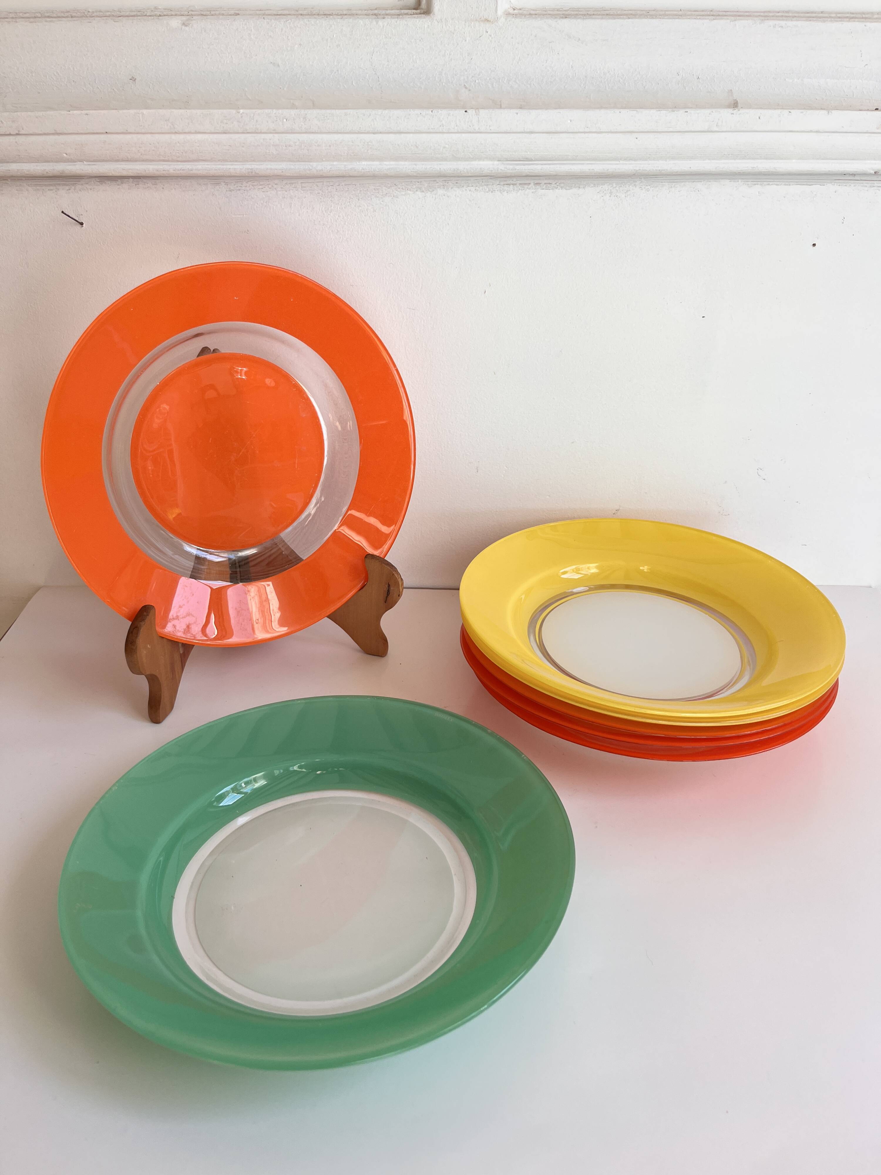 Coloured Duralex plates