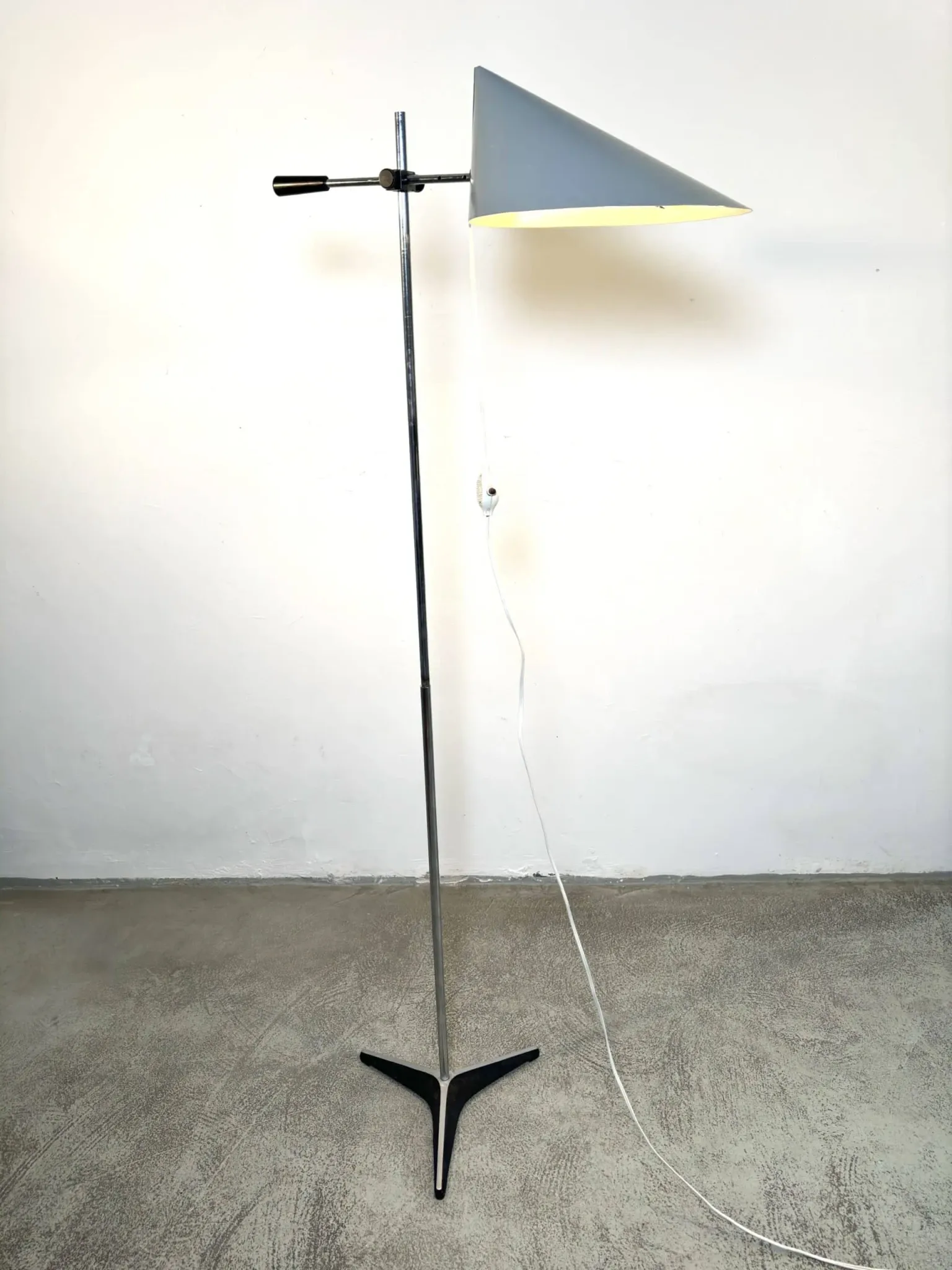 D-2003 Floor Lamp By Jan Jaspers For Raak Amsterdam, The Netherlands, 1950S