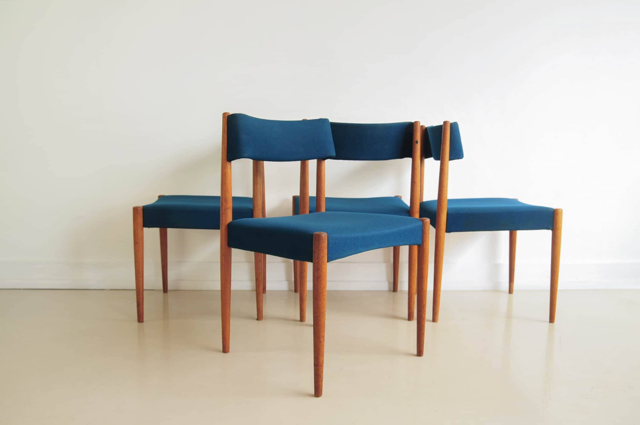 Ensemble de 4 chaises en teck bleu par Aksel Bender