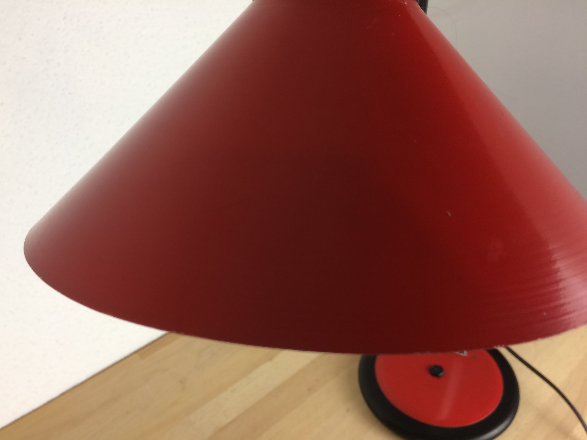 Lampe de bureau articulée Aluminor grand modèle, rouge