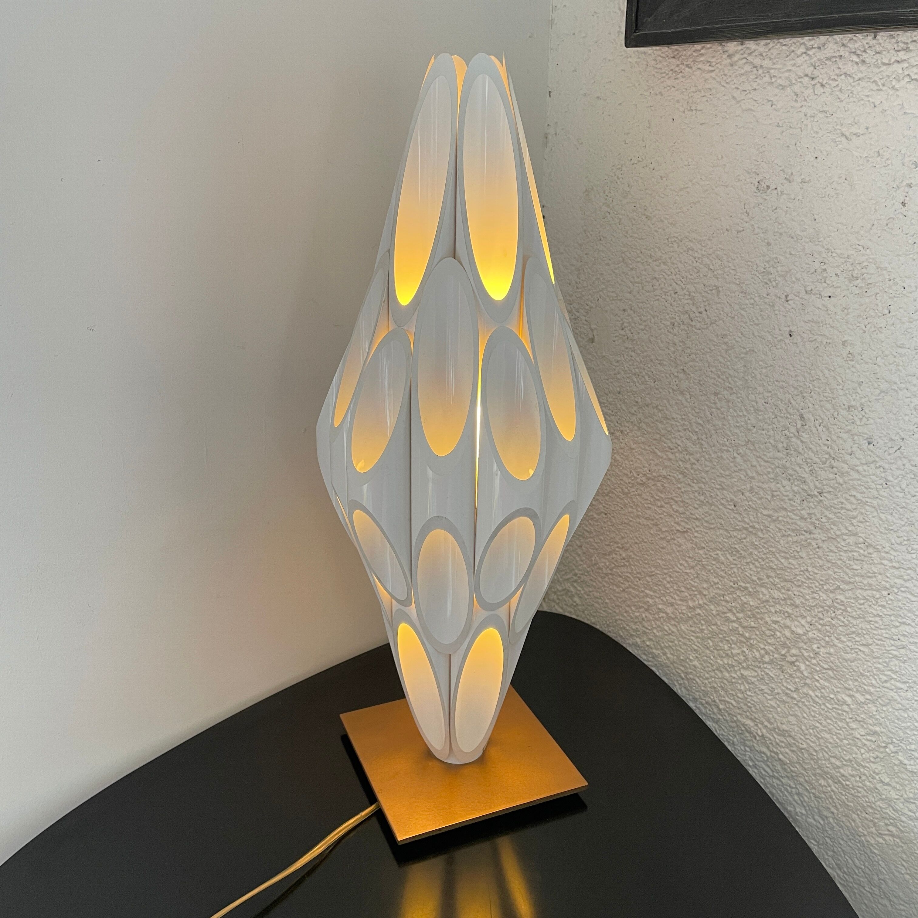 Tubular design lamp