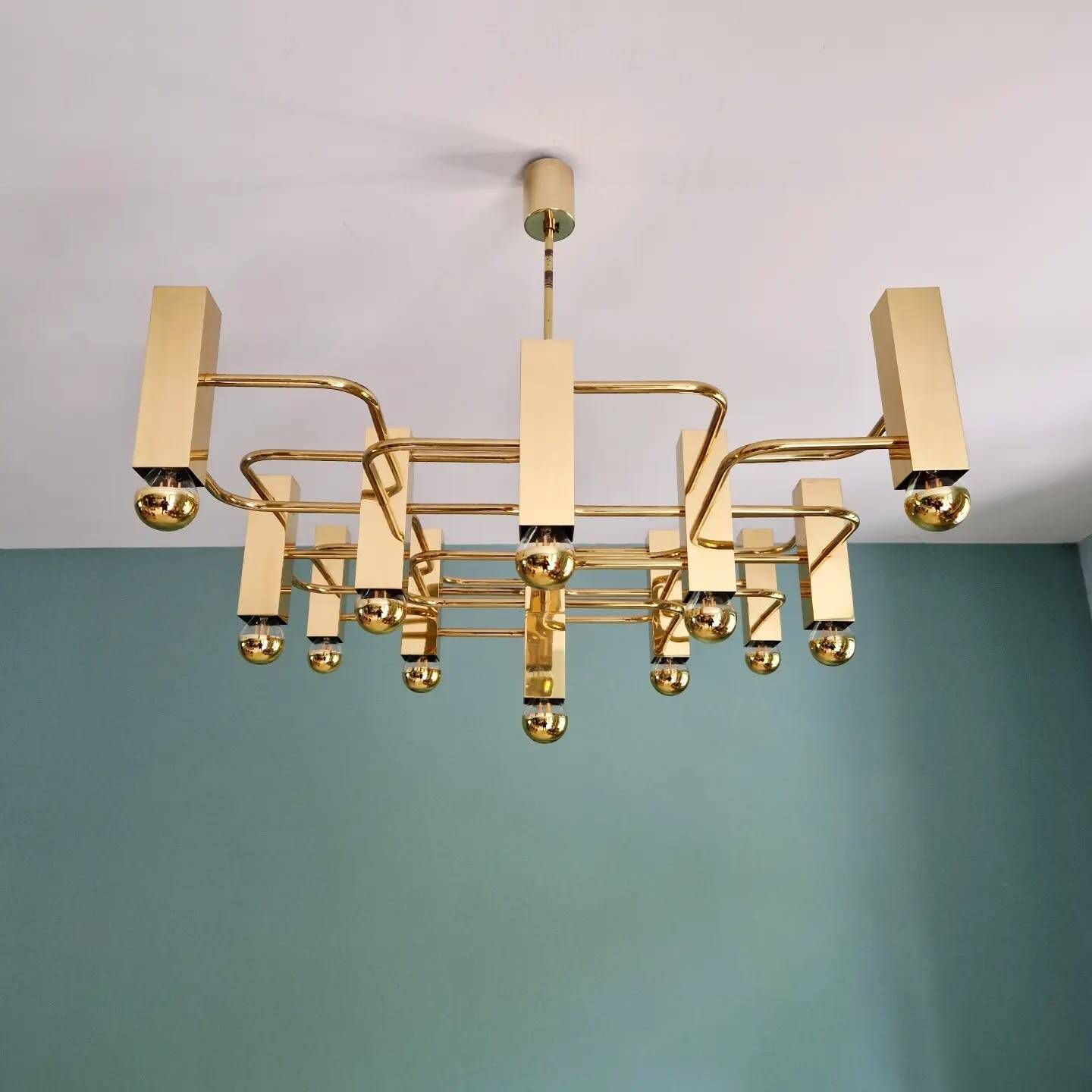 Geometric brass chandelier, design by Gaetano Sciolari, Boulanger, 1970.