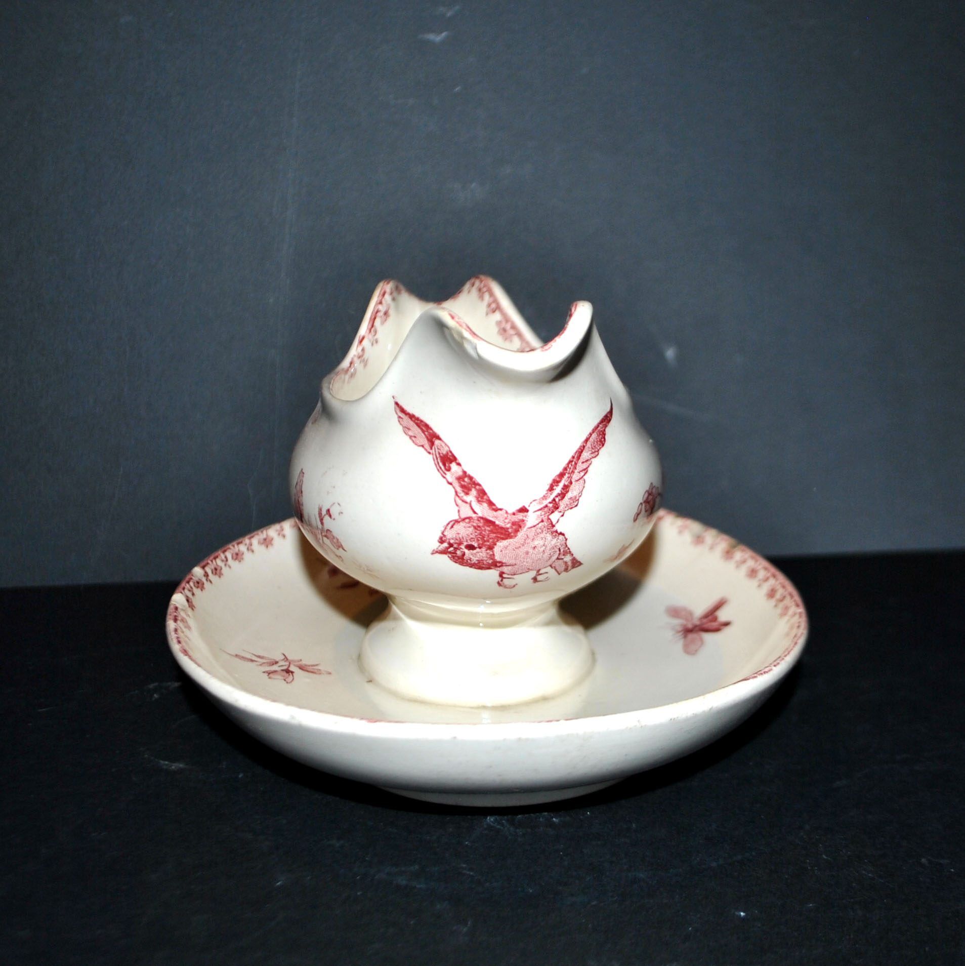 Sarreguemines earthenware gravy boat, Red Favorite with birds