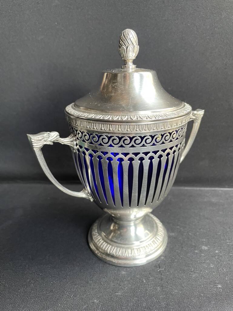 Drageoir, jam maker – Silver metal and blue crystal