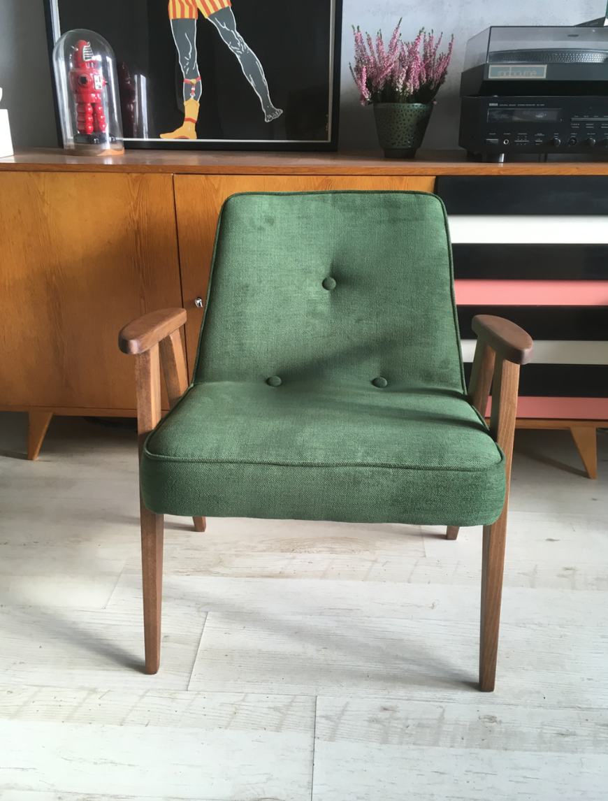 Fauteuil 366 polonais original du milieu du siècle conçu en 1962 par Józef Chierowski