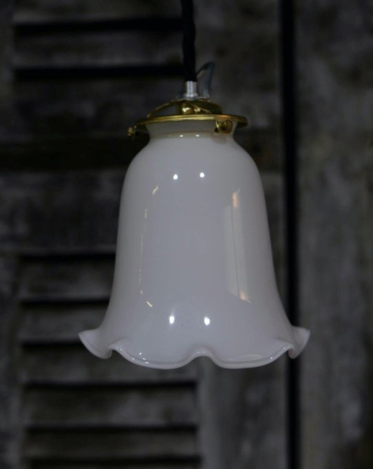 Lace opaline suspension