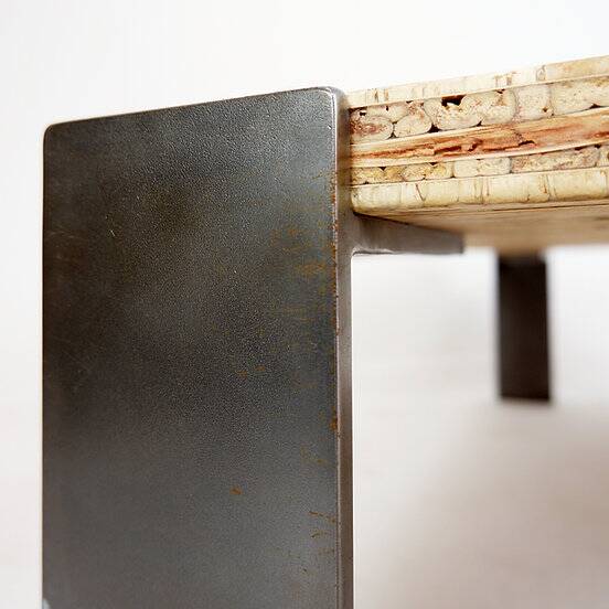 Table basse en métal et sorgho