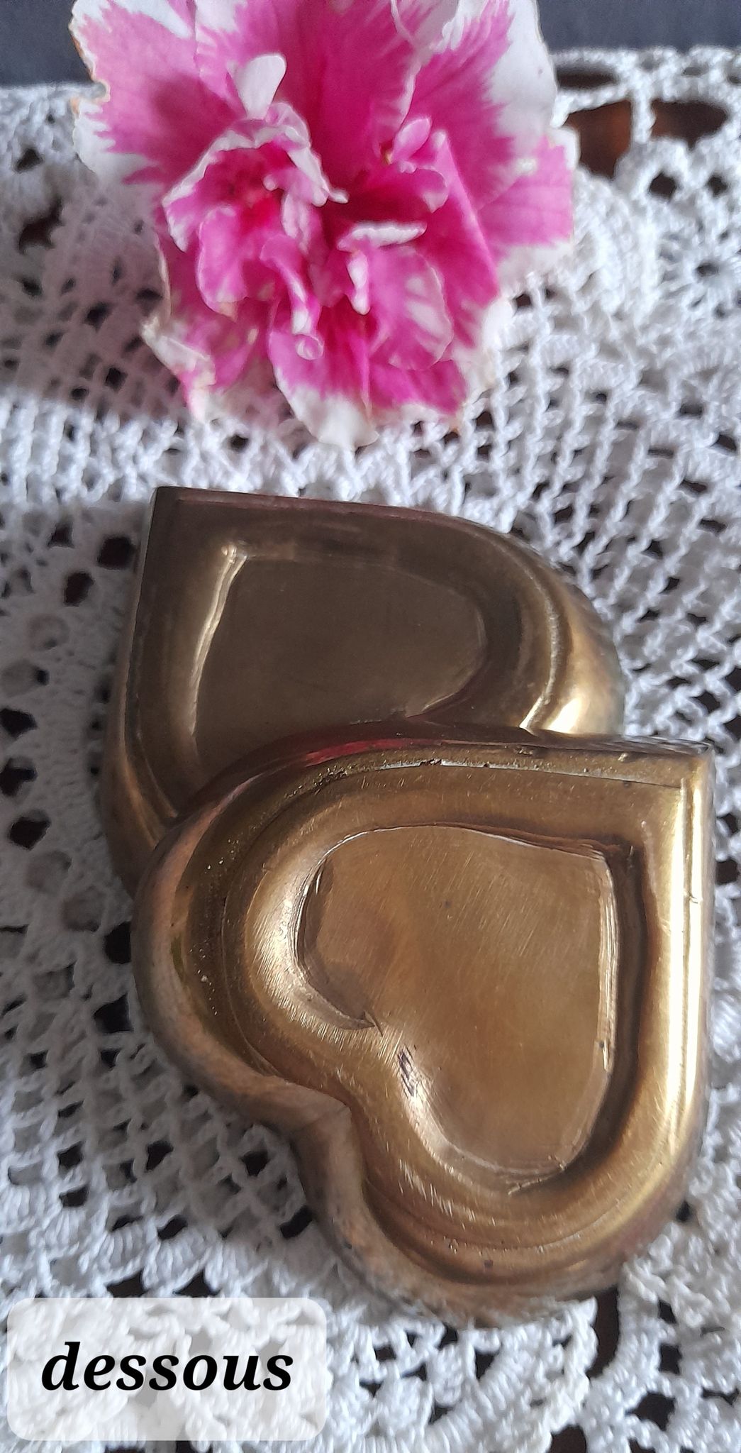 Duo of pocket trays, brass heart, vintage