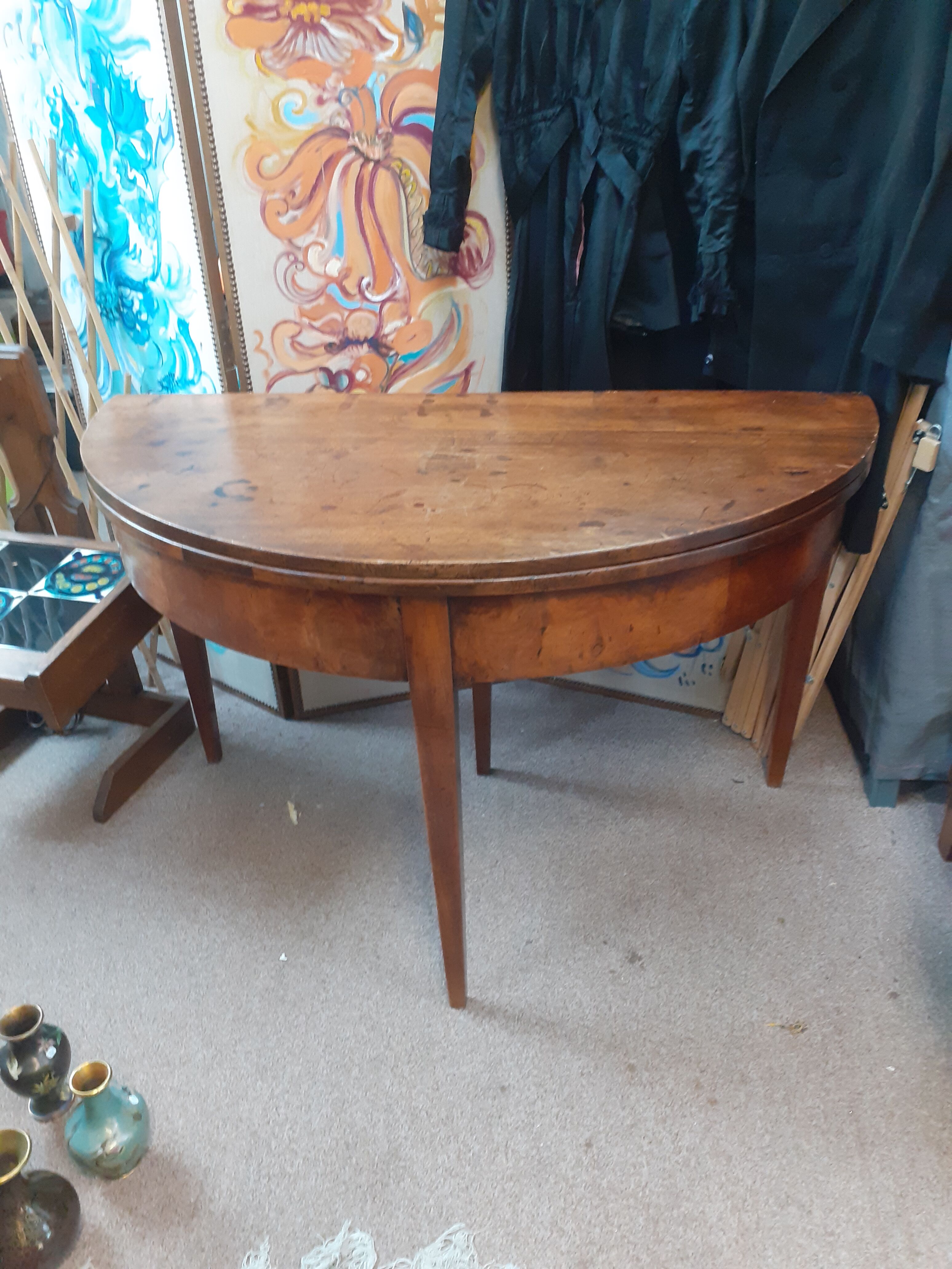 Table demi lune en noyer