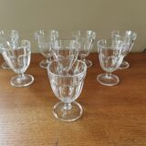 Suite de 8 verres à pied