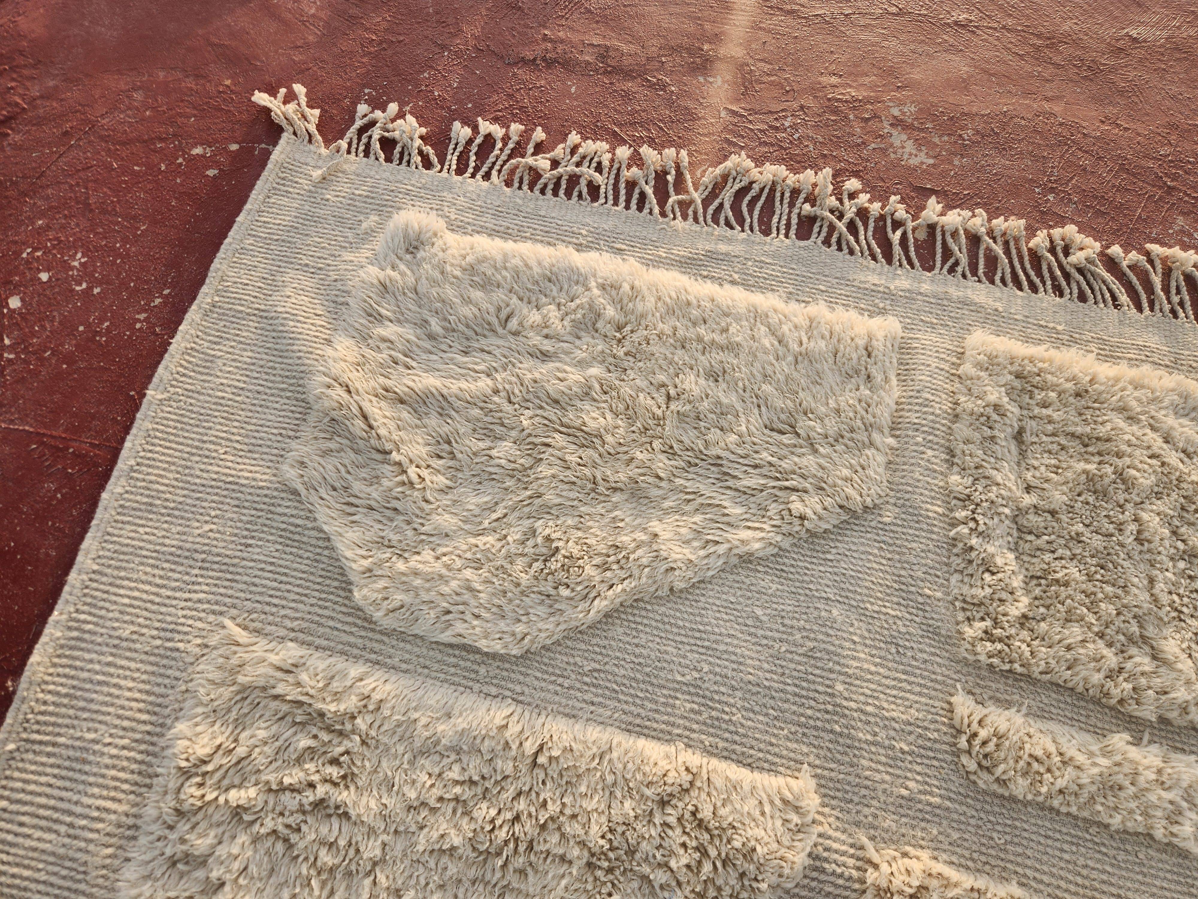 Very large Beni Ouarain rug 350x250 cm in natural wool – Berber rug