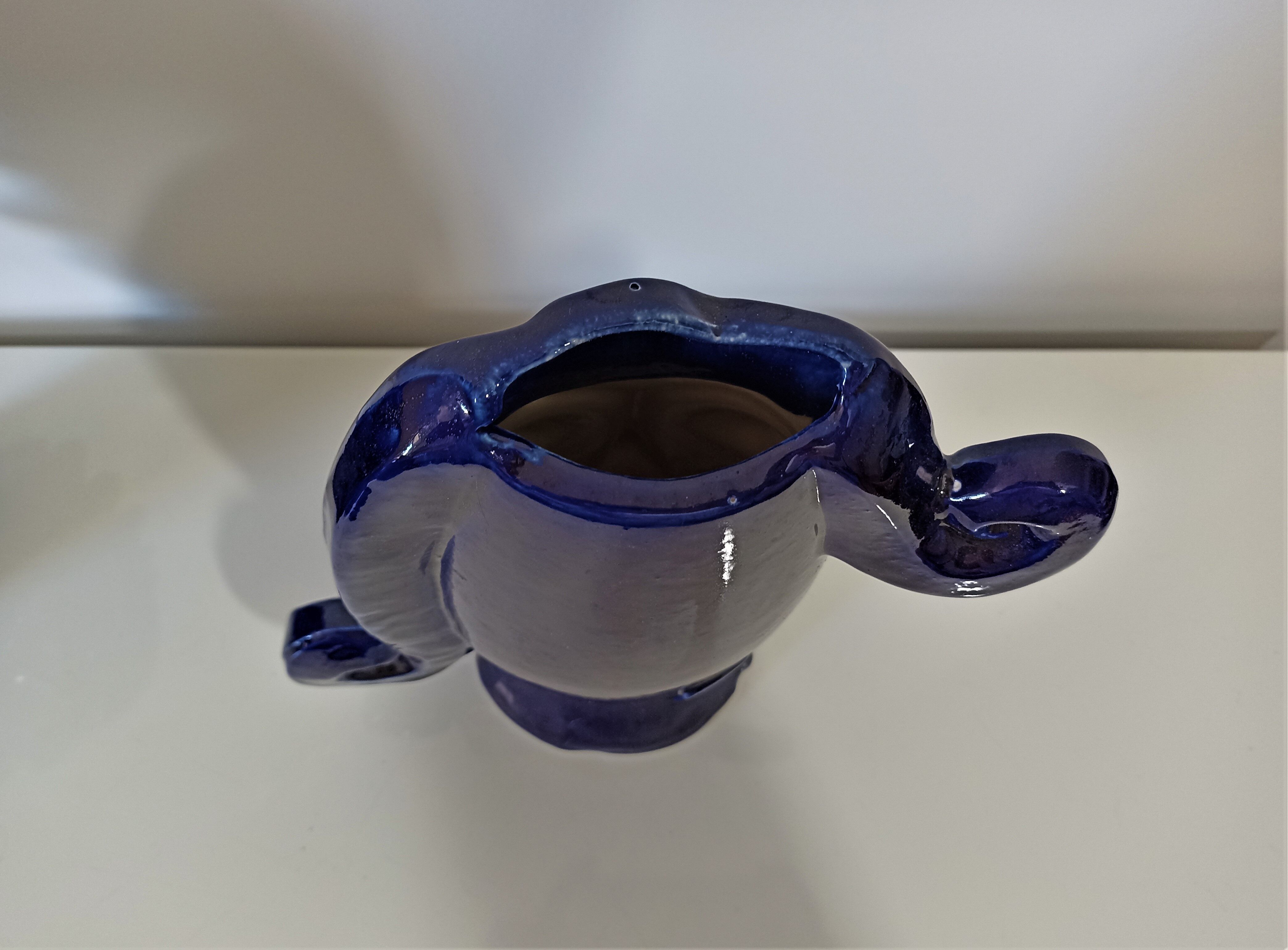 Vase face glazed earthenware blue design XXe Sandra Corina Paris