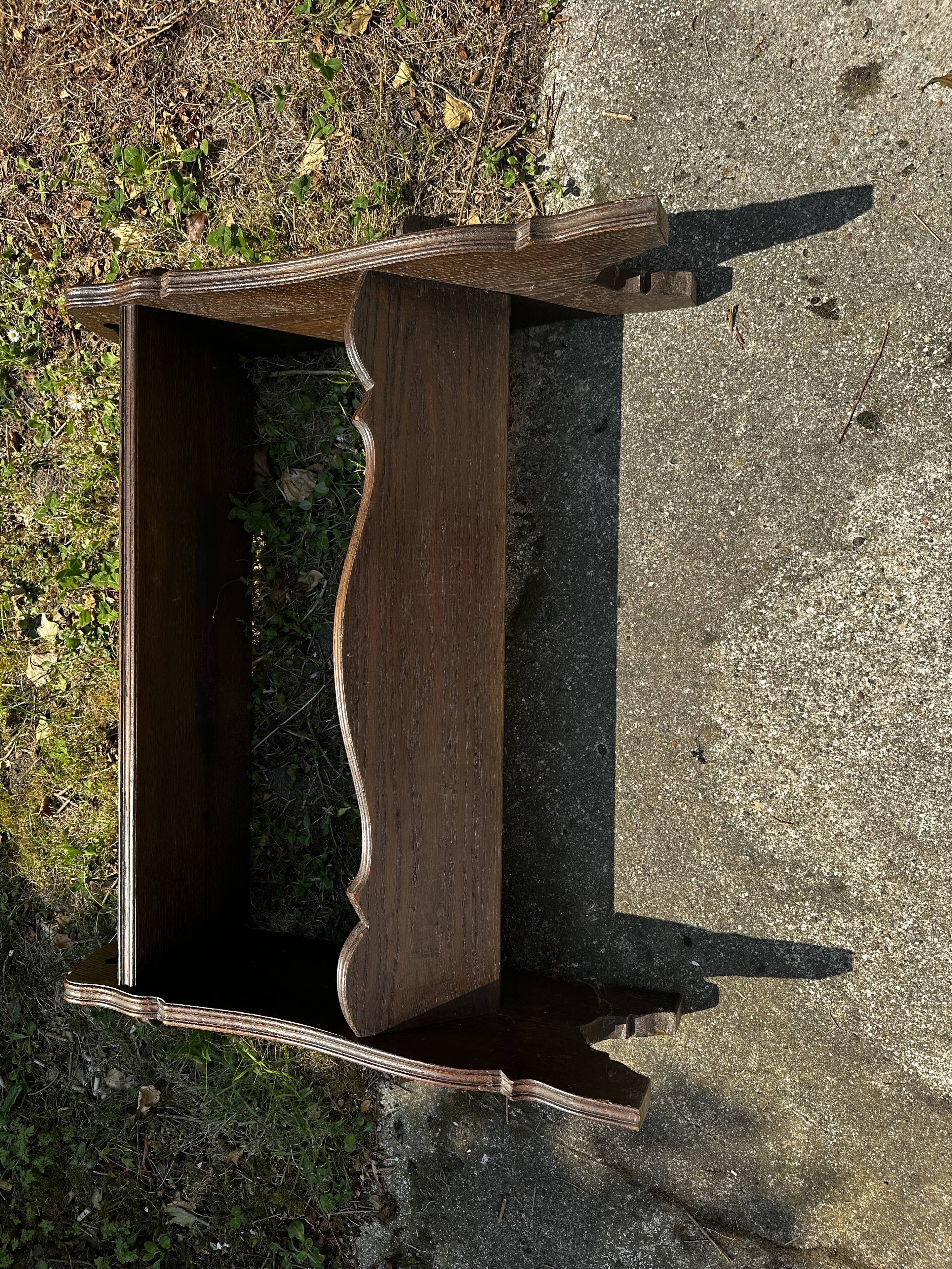 Petit porte-revues / meuble d’appoint en chêne foncé fin 19 e siècle
