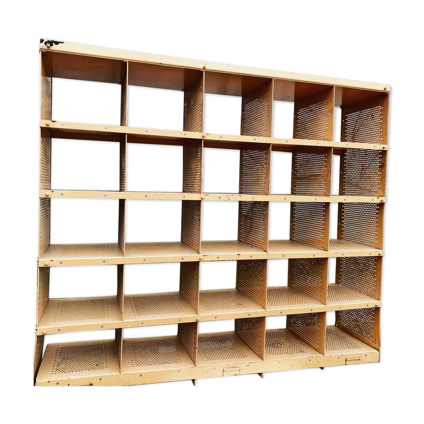 Postal sorting locker