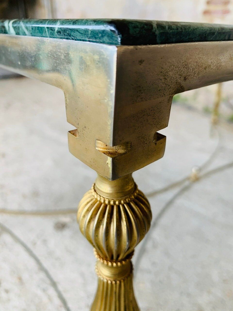 Coffee table in green marble and brass circa 50/60