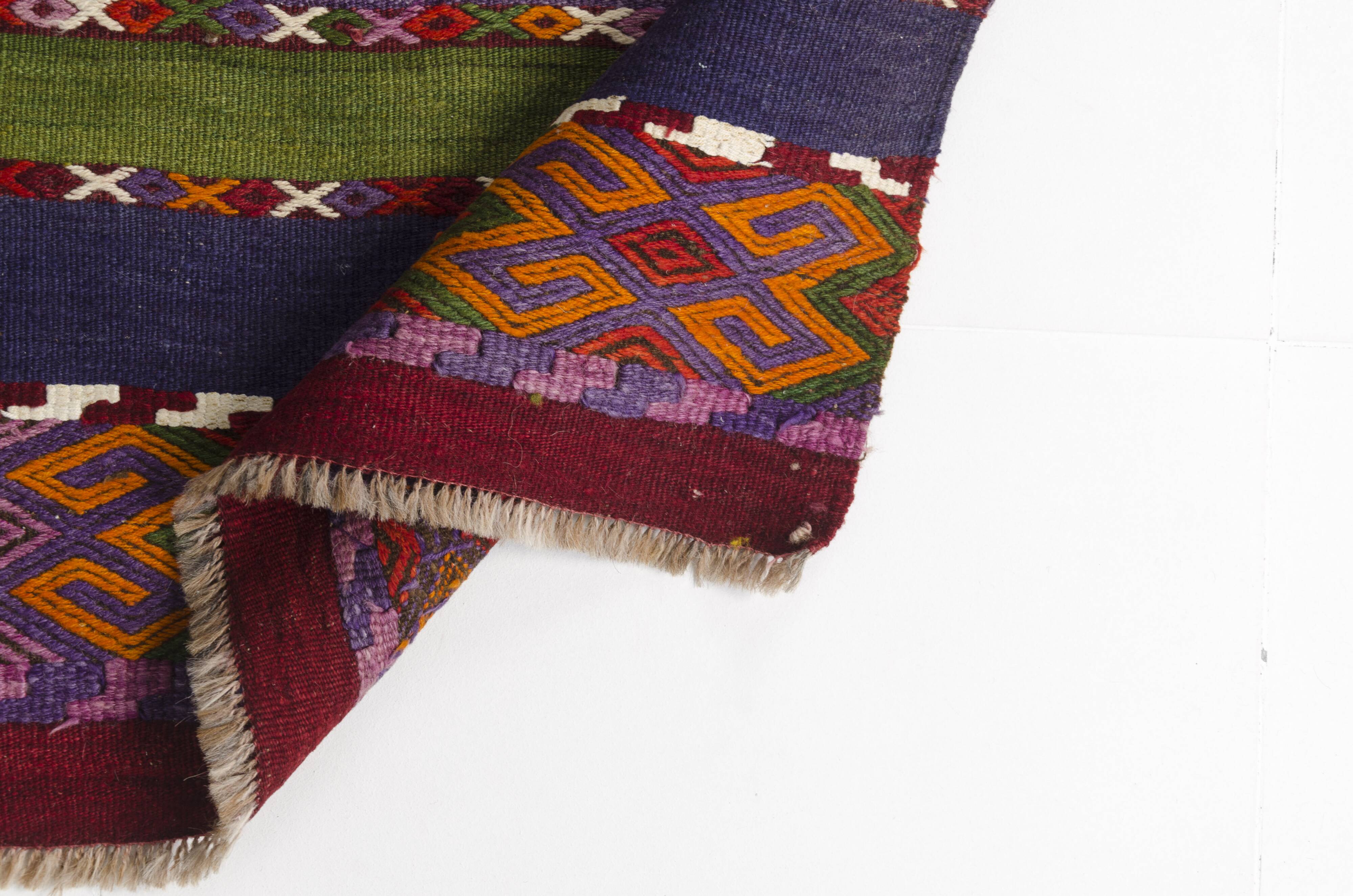Vintage Turkish Small Kilim Rug sku-c129