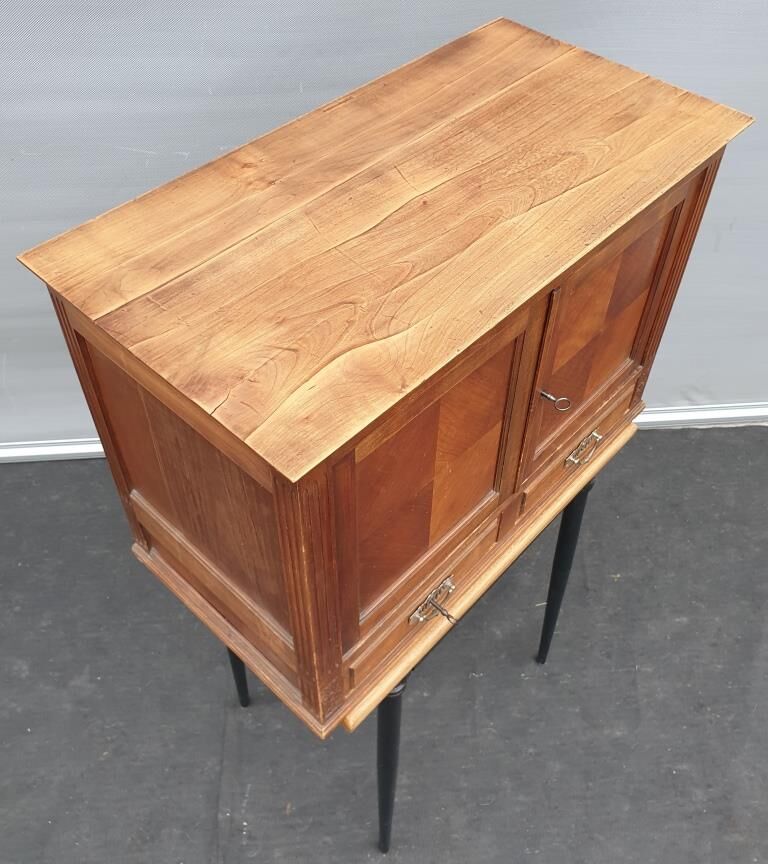 19th-century apothecary cabinet furniture