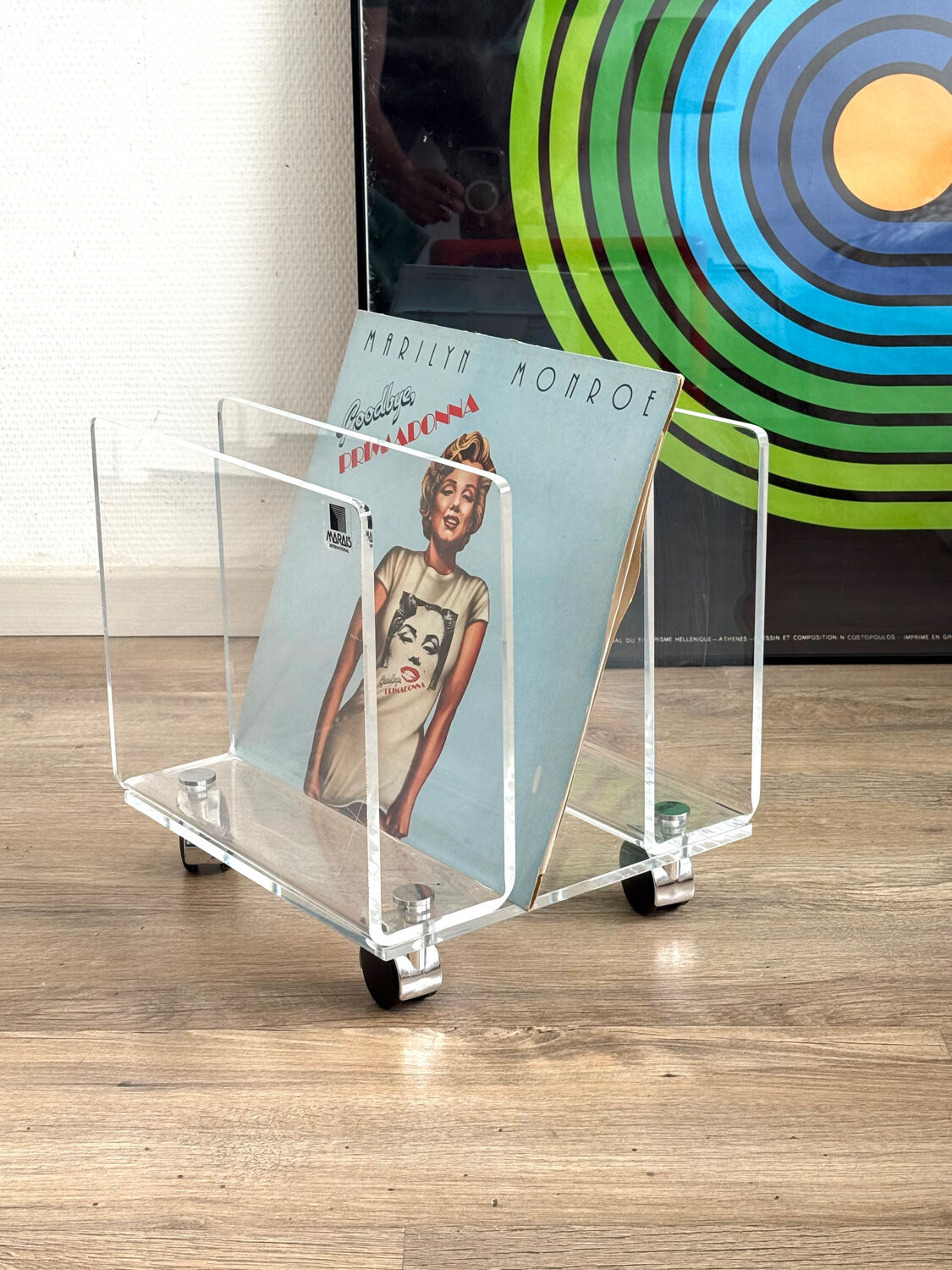 Marais International magazine rack