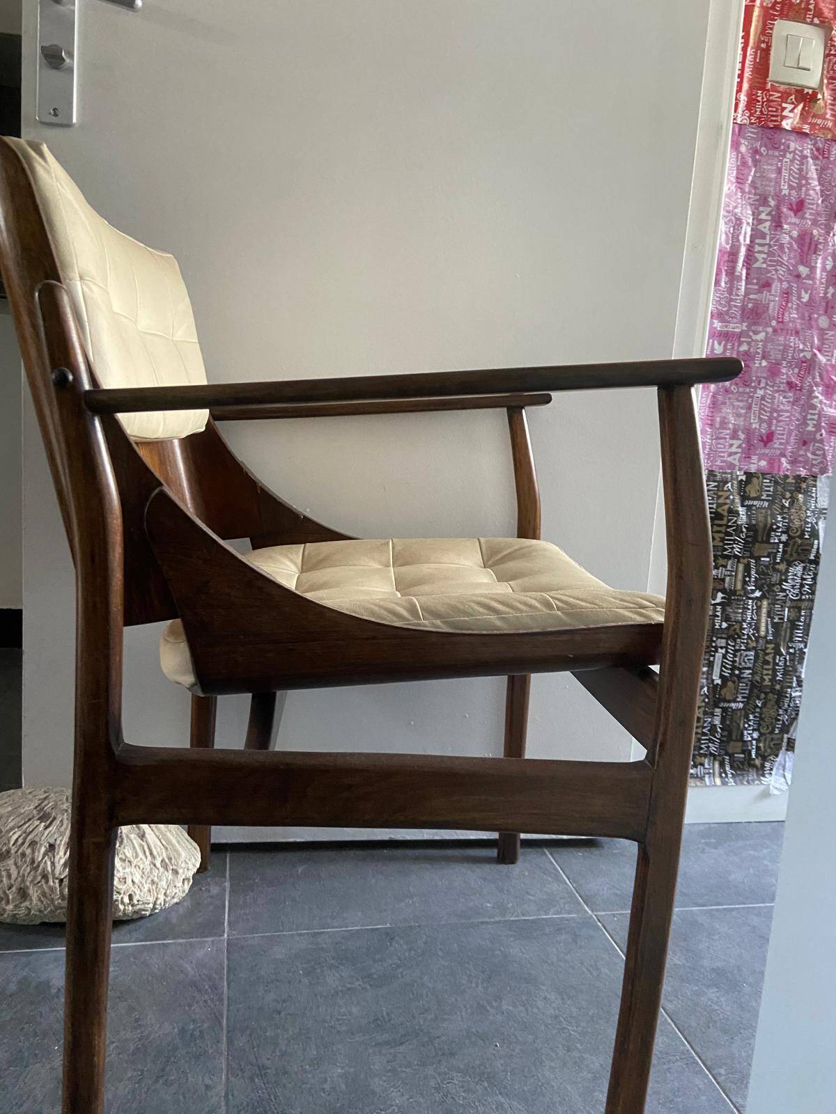 4 chairs by Jean Gillon in Bahia jacaranda (rosewood in French)