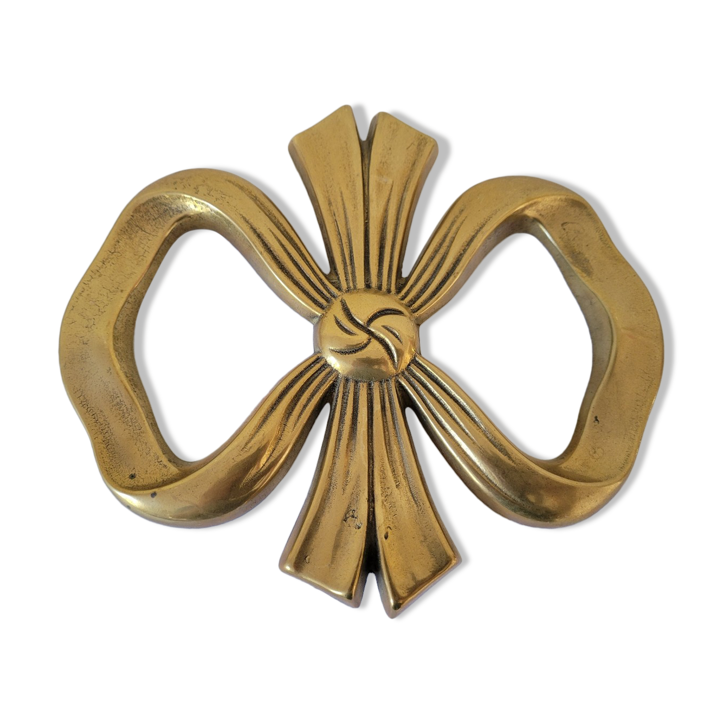 Brass ribbon bottom