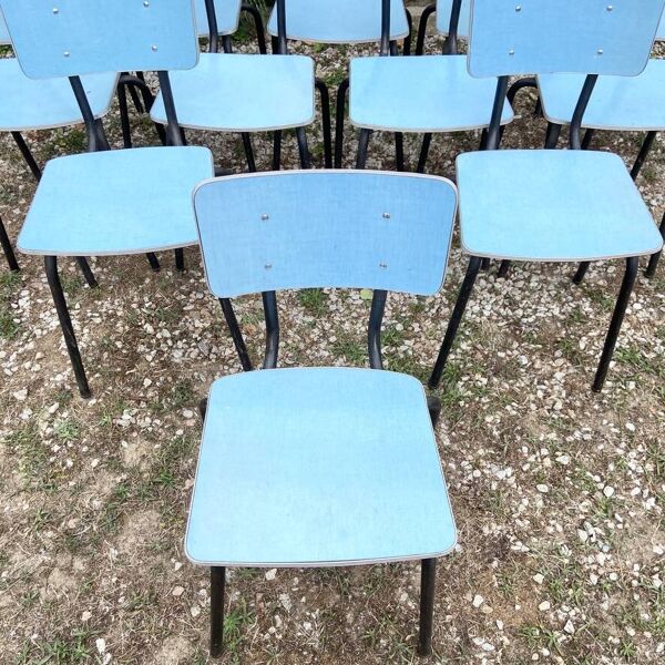Lot de 12 chaises en formica bleu
