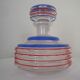 Carafe aux cercles rouges et bleus