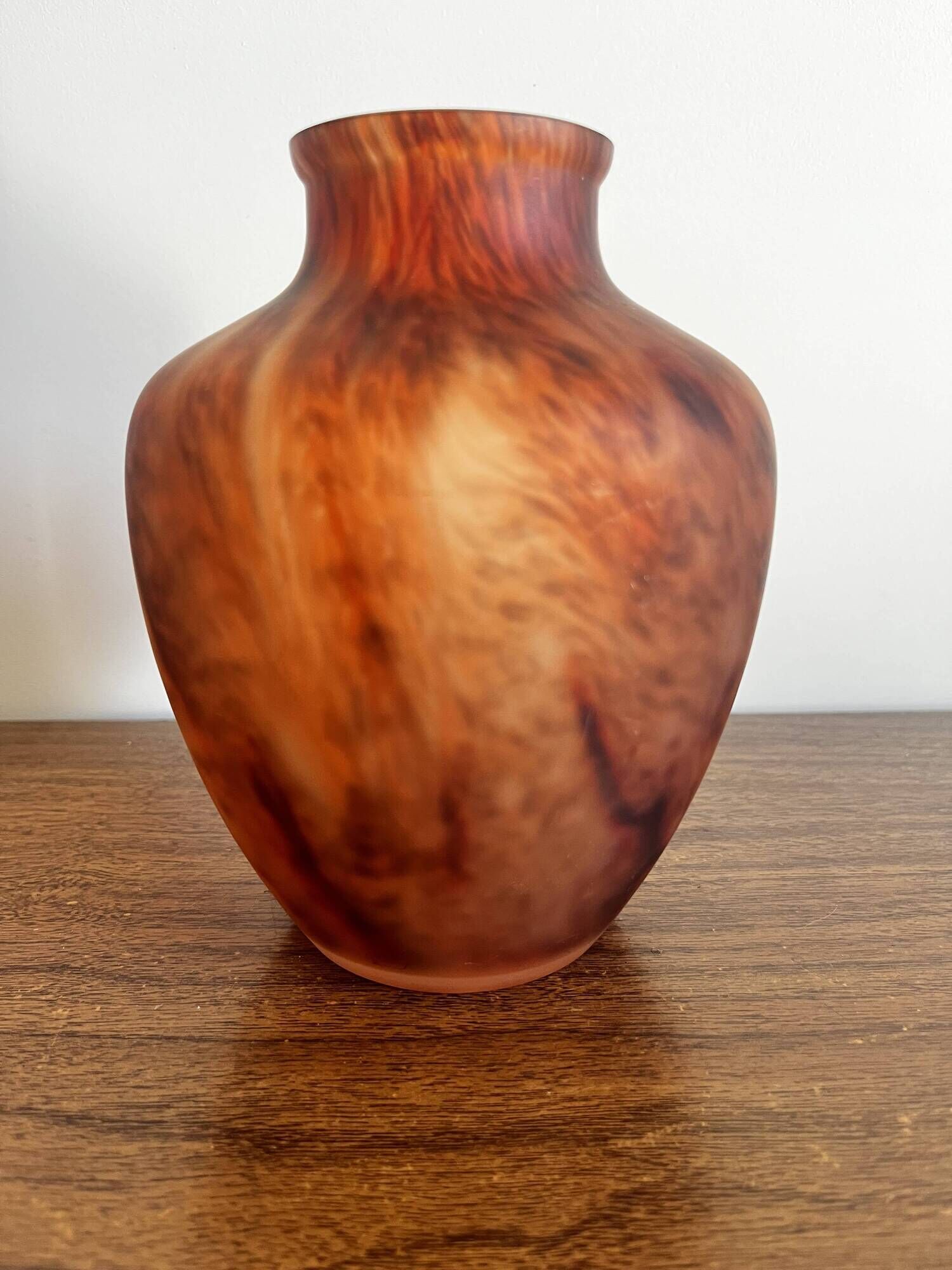 Vase en verre ambré