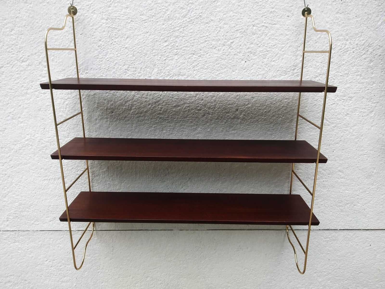 Etagère murale string bois-métal doré