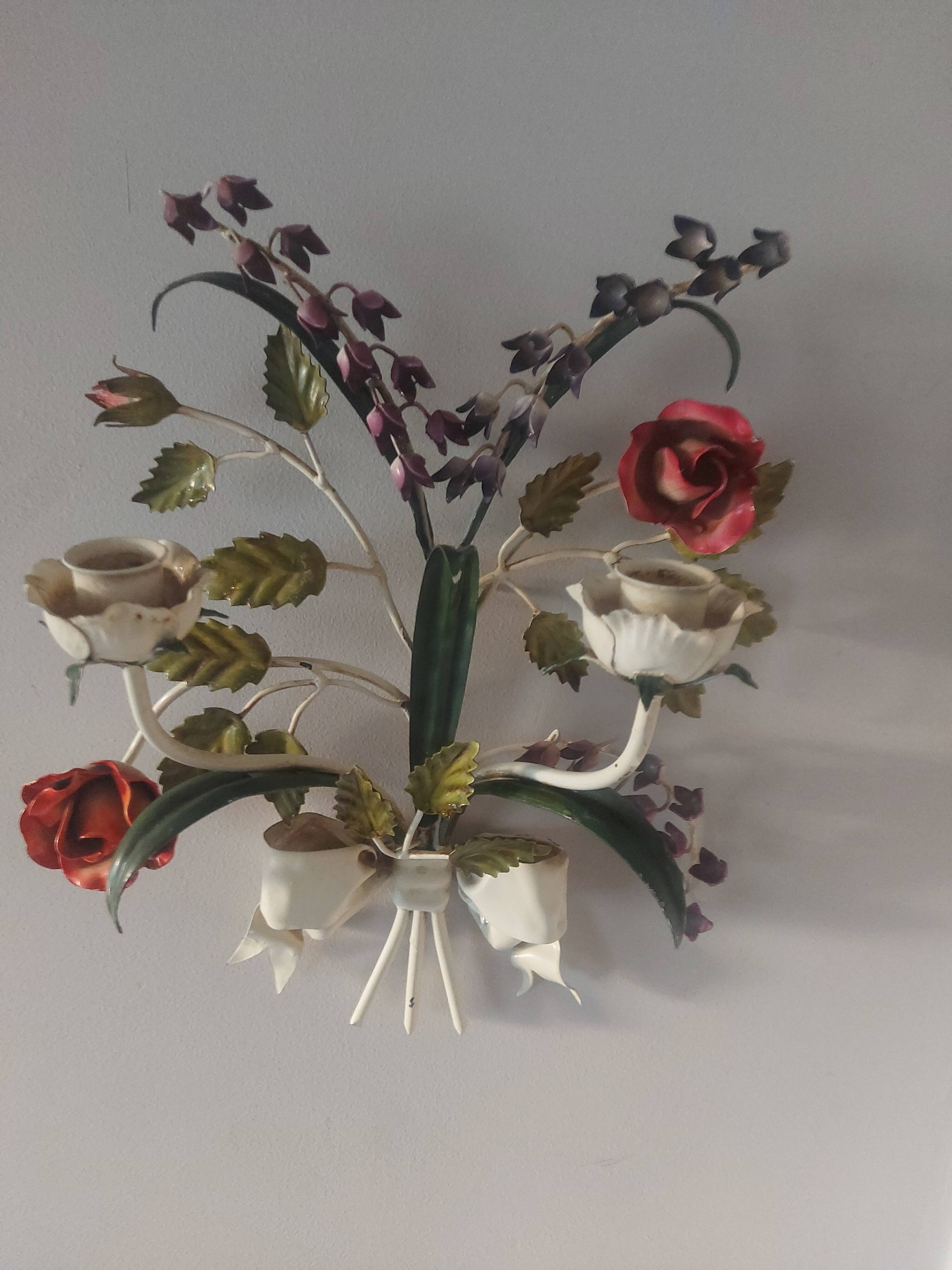 Bougeoir vintage mural décor de fleurs  en métal polychrome