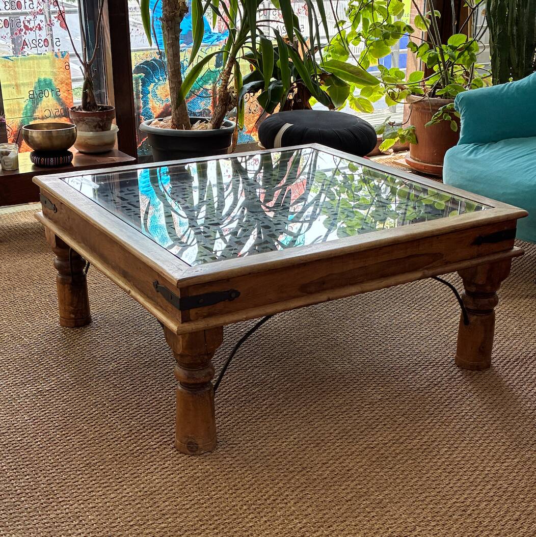 Magnificent Indian coffee table made of solid wood.