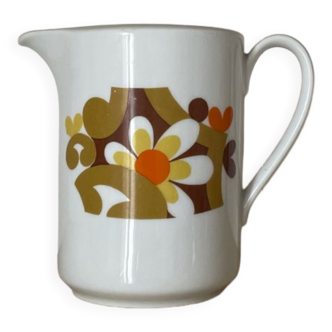 Seventies milk jug in vintage porcelain