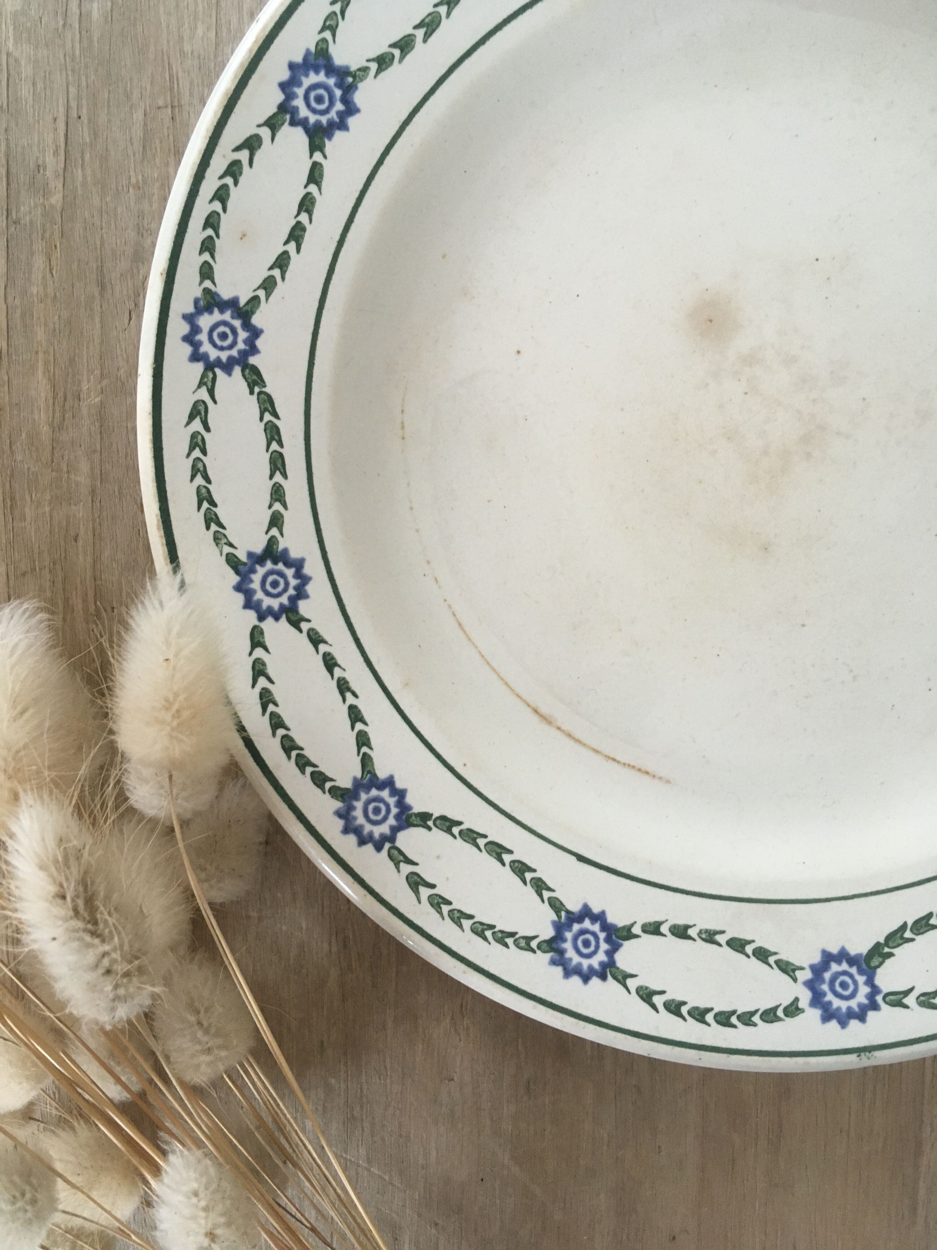 Lot 6 mismatched iron earth dessert plates