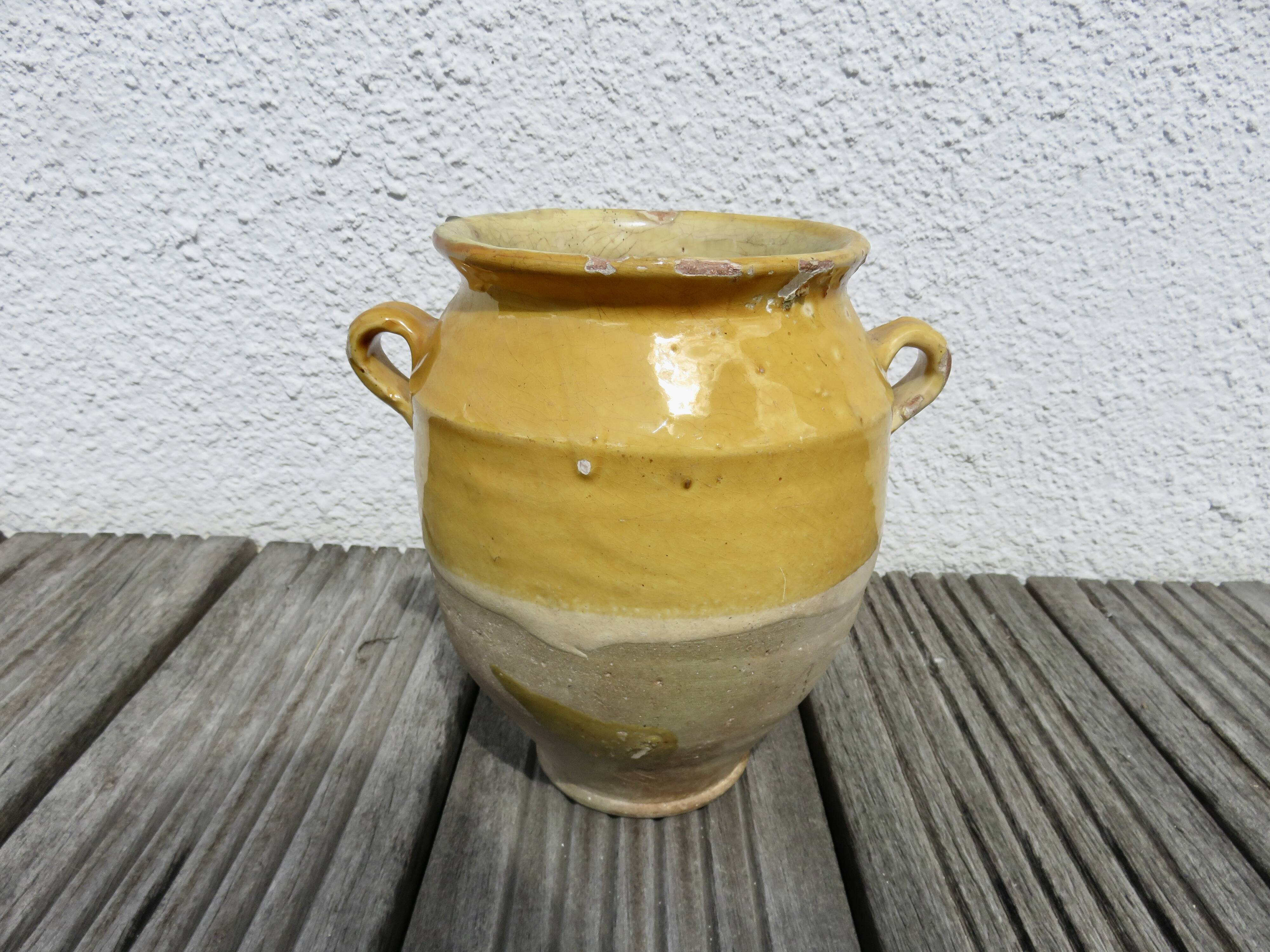 Glazed yellow terracotta jar, south-west of France.