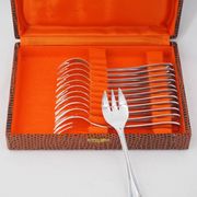 Ercuis Auteuil, 12 silver-plated oyster forks, in perfect condition.