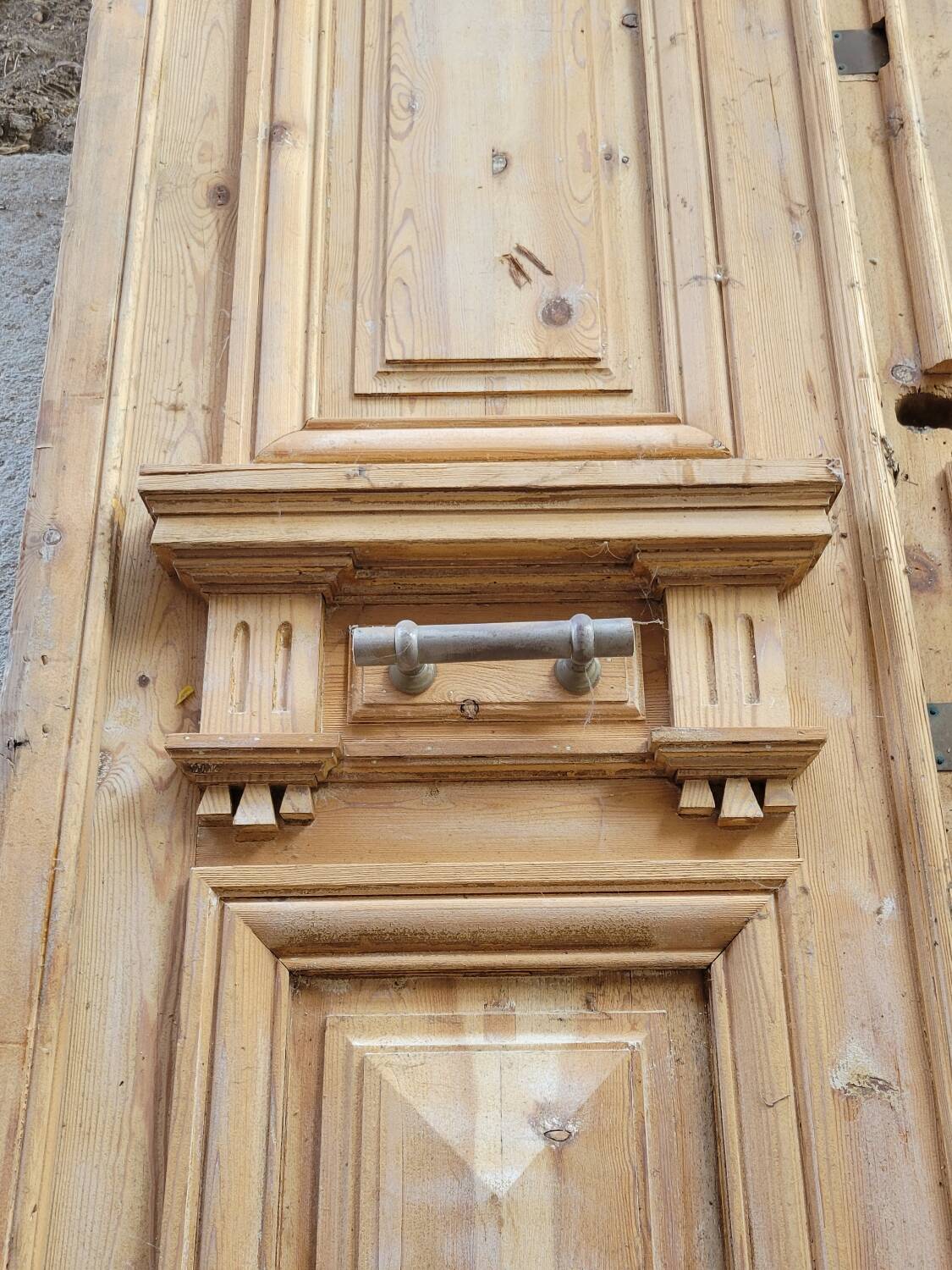 Double Haussmannian doors