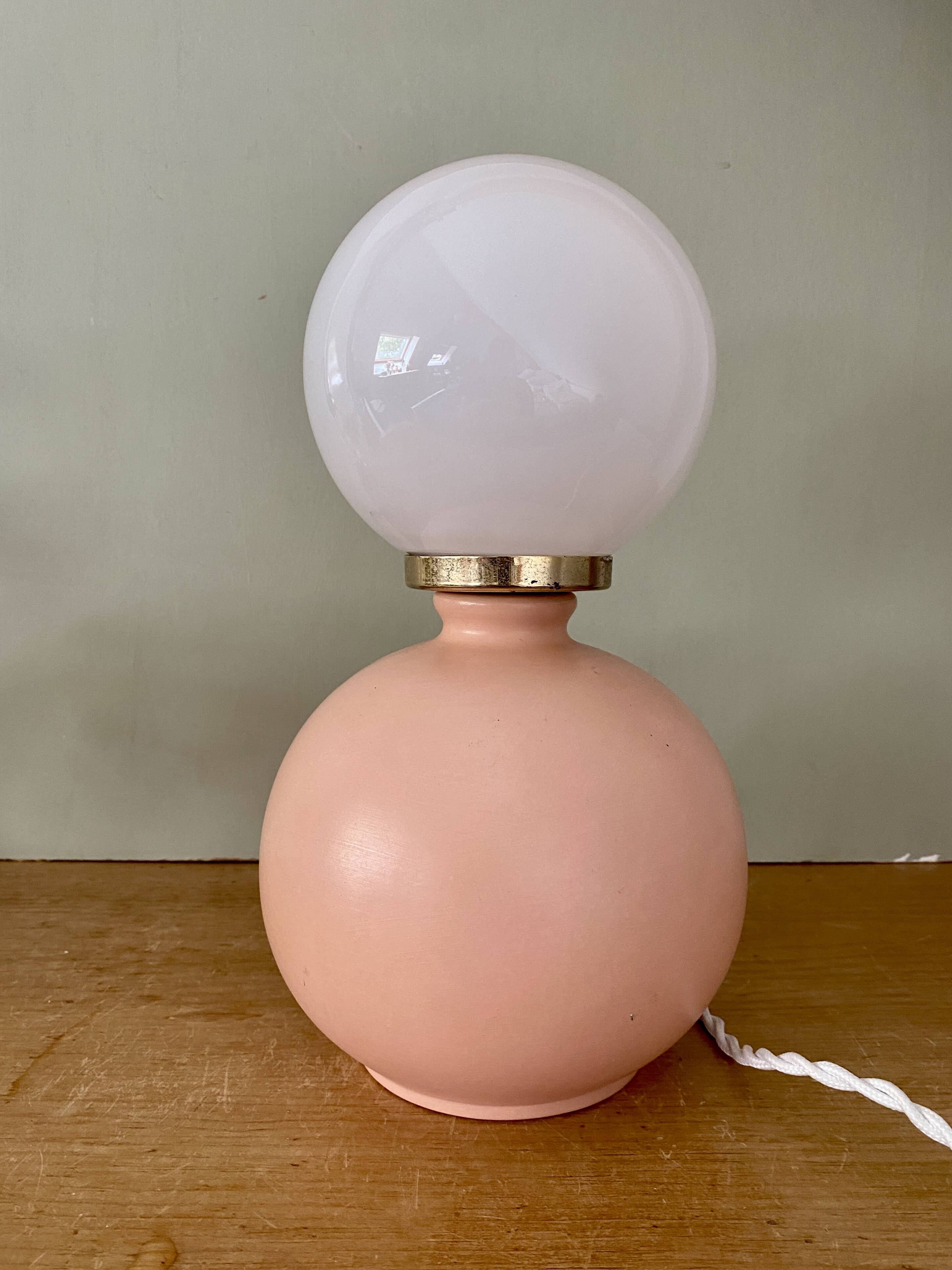 Vintage table lamp in pink ceramic and white opaline