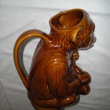 Chimpanzee pitcher; Monkey guitarist musician of the 60s