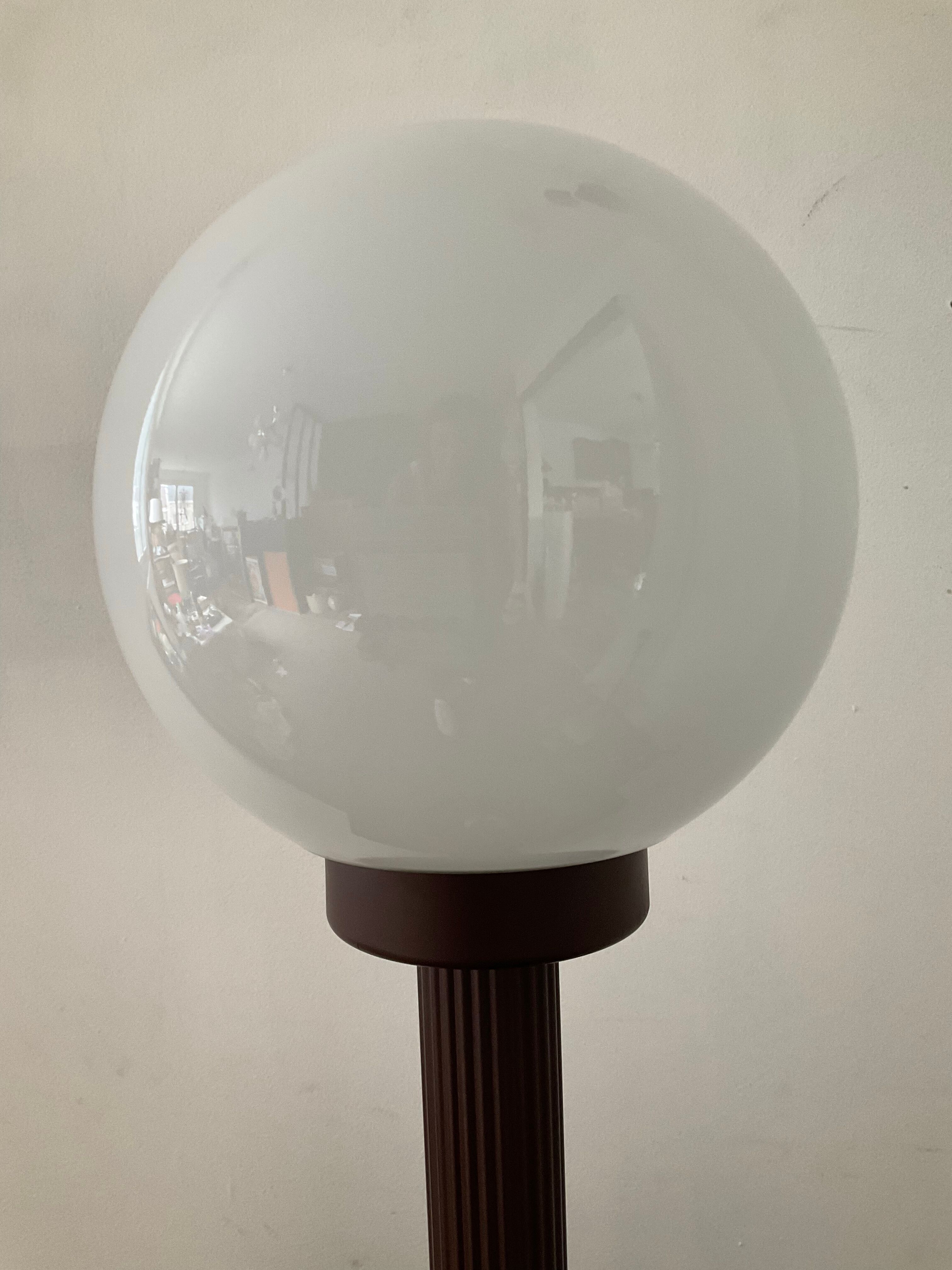 Lampe vintage des années 70 en métal et opaline