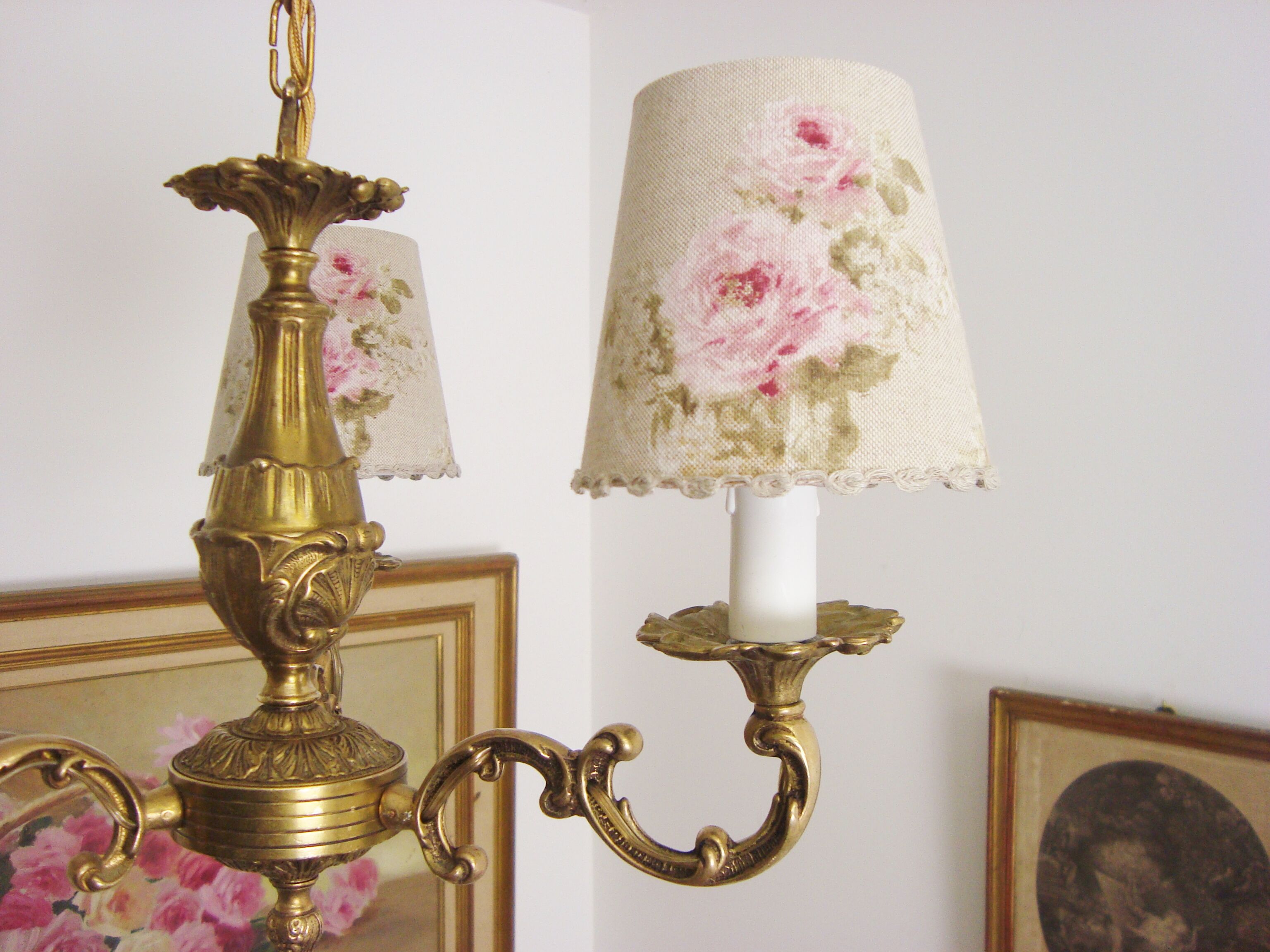 Lustre vintage avec trois abat-jours fait main en tissu