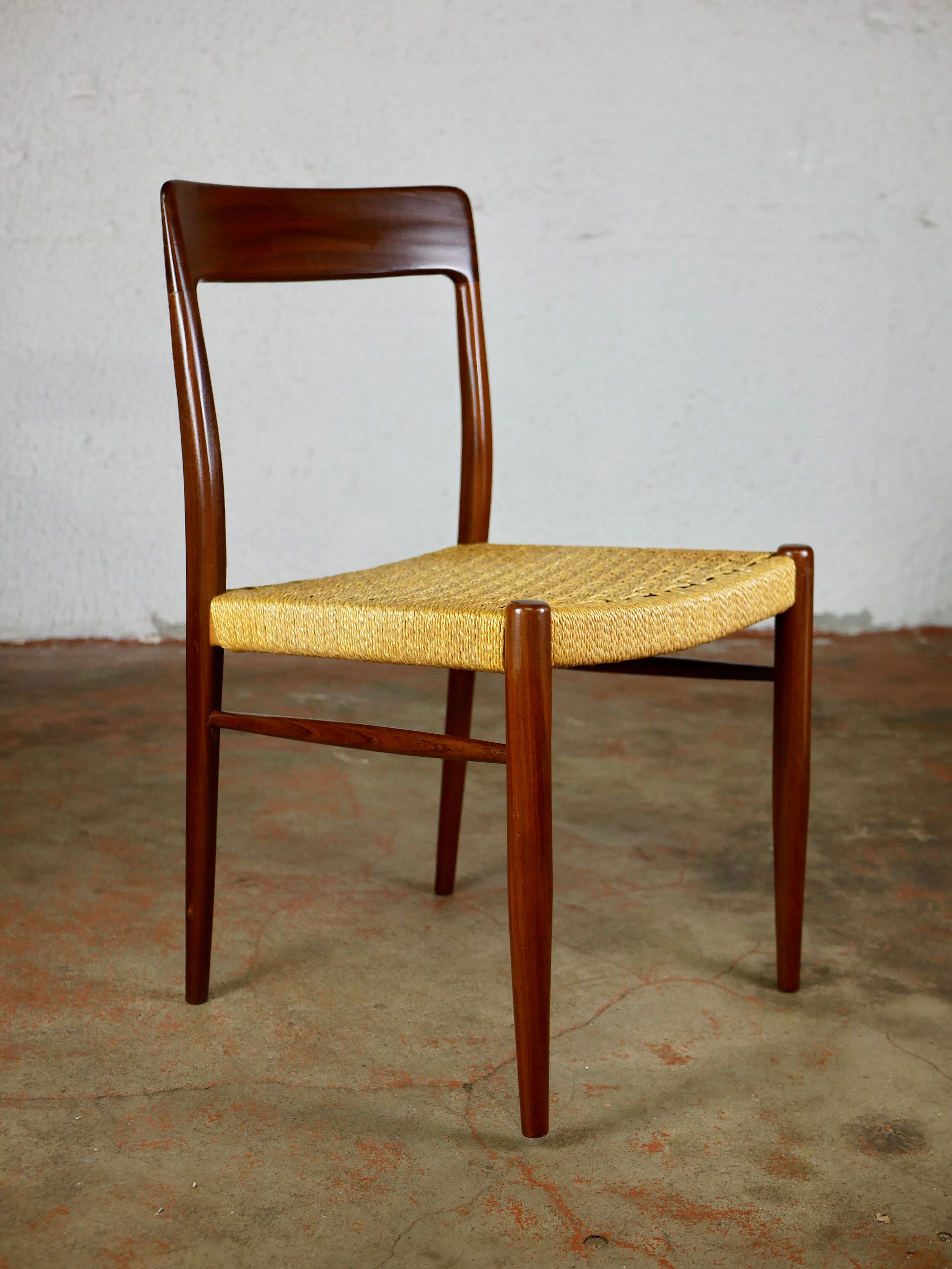 Suite de 6 chaises scandinaves en corde et teck