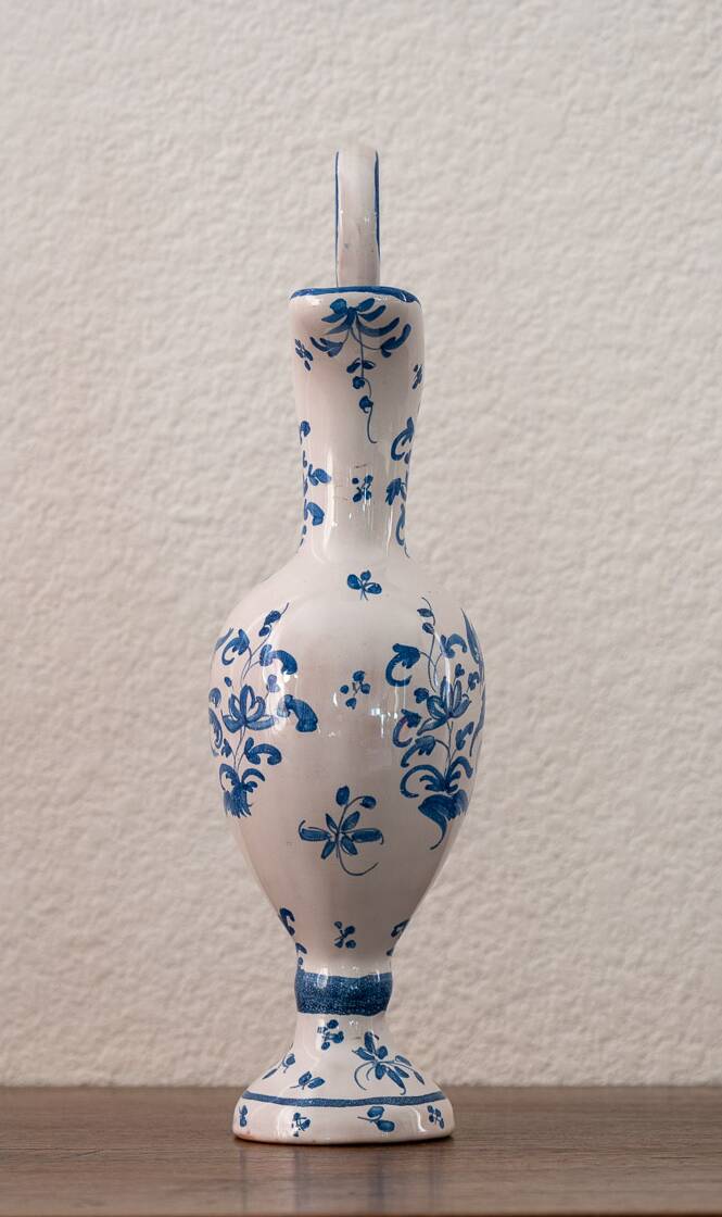 Martres-Tolosane earthenware ewer with Moustier decoration