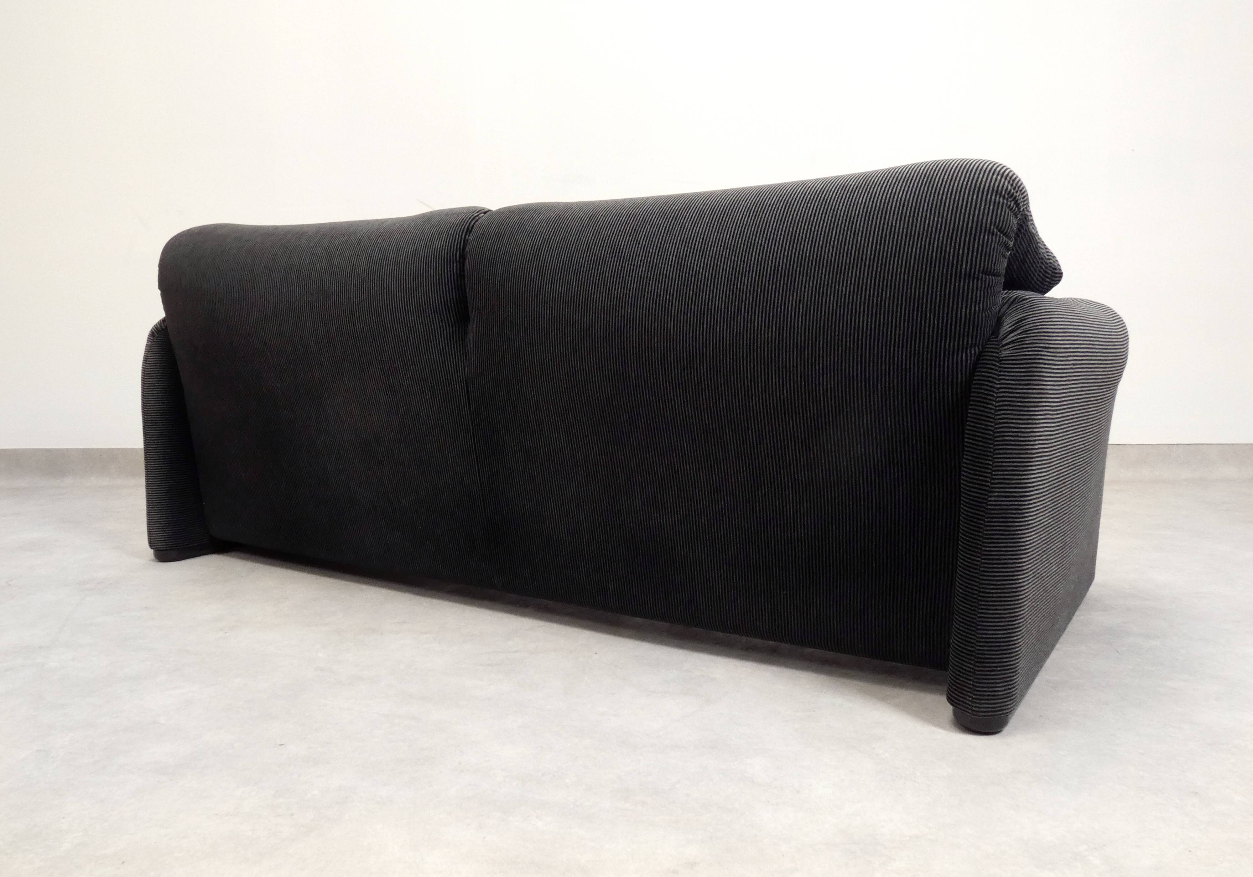 Cassina Maralunga 2.5-seater bicolour black/grey sofa