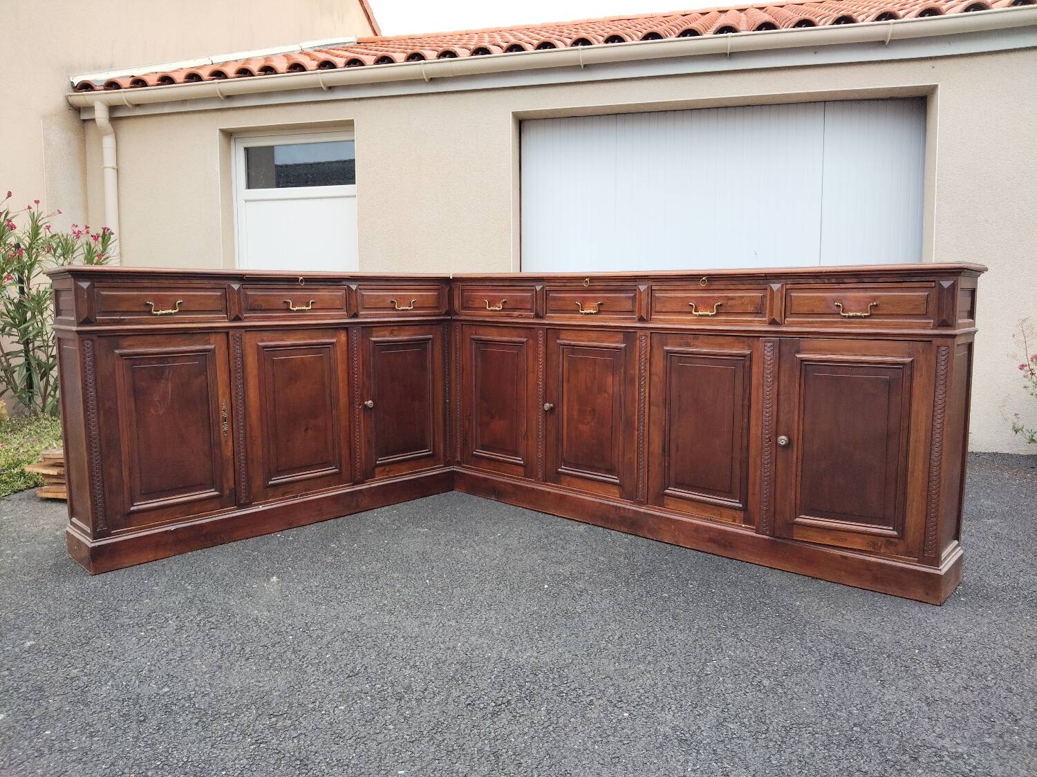 Low library workbench