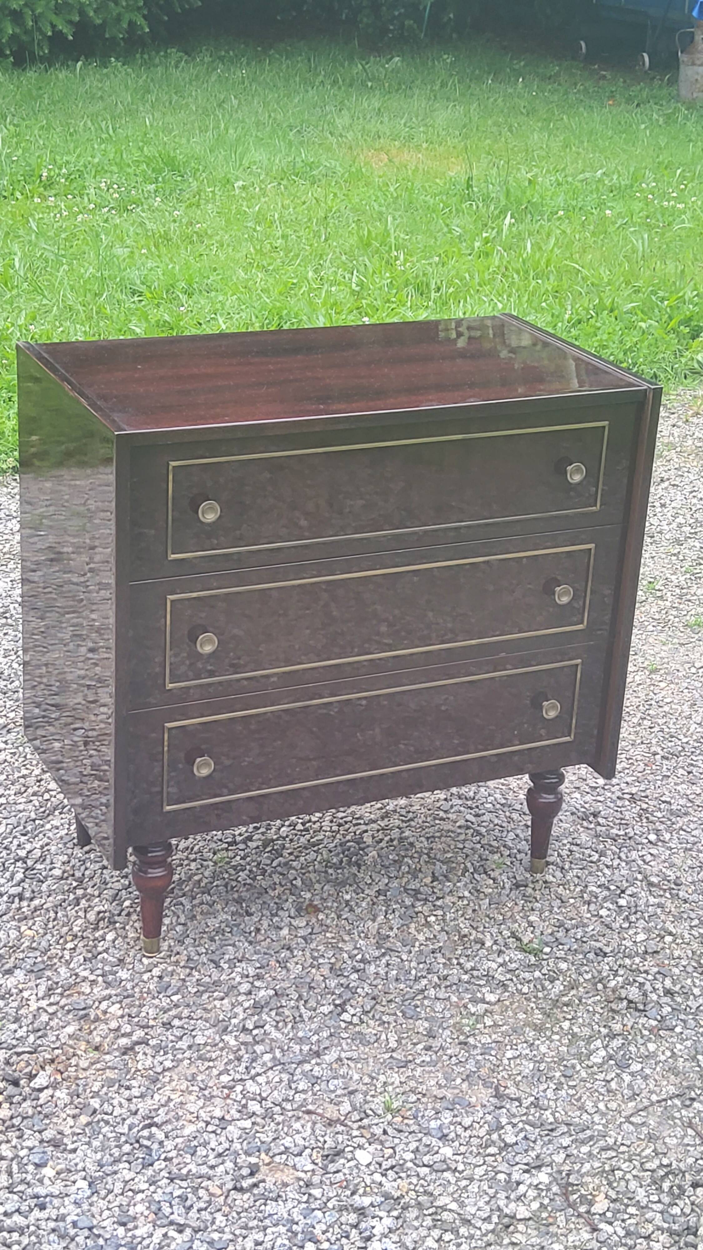Vintage 3-drawer chest of drawers in dark varnished mahogany and brass from the 1960s
