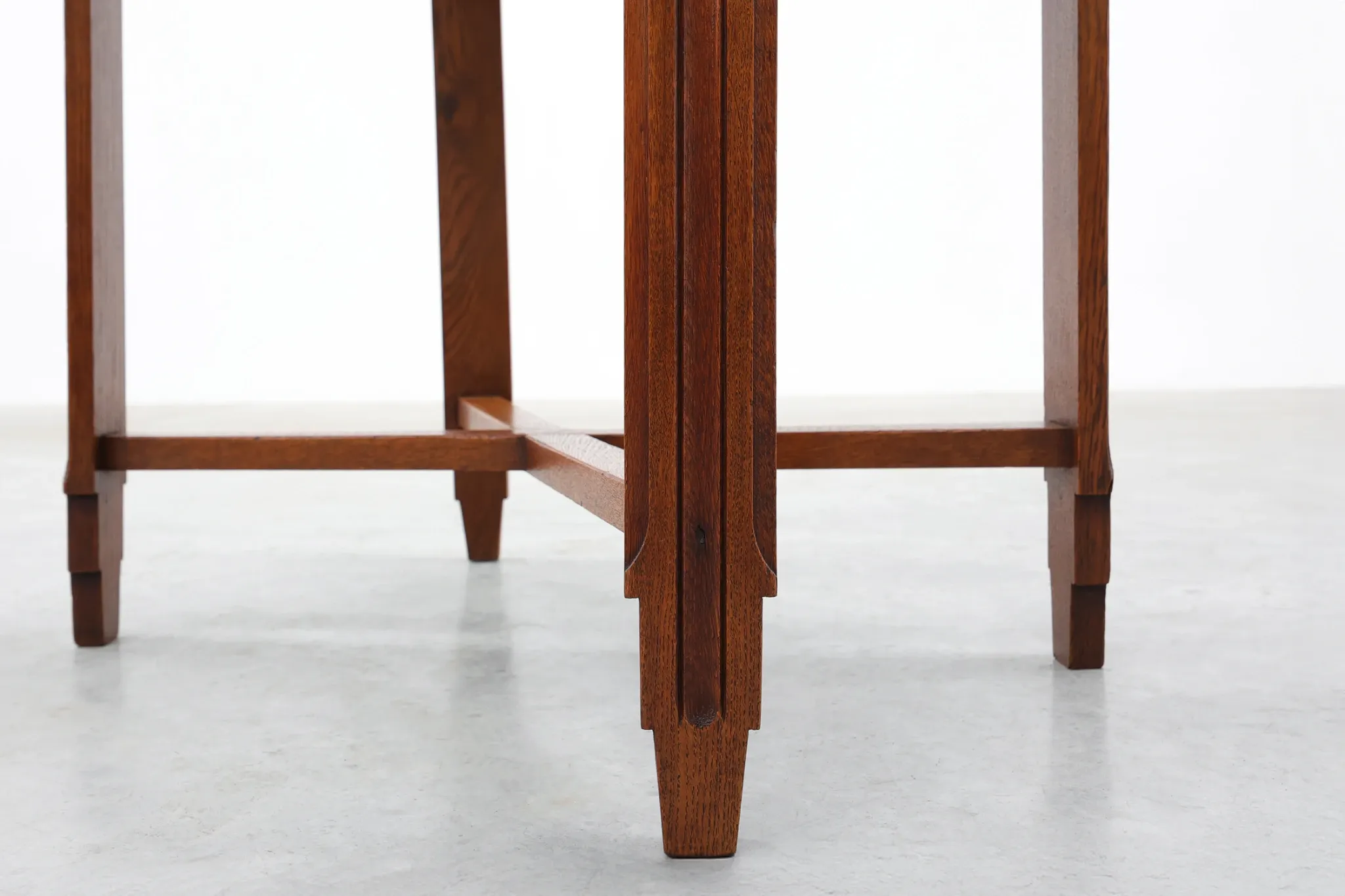 French Art Deco Side Table with Fluted Legs, Carved Frieze and X-Stretcher,