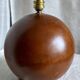 Lampe boule bois tourné vintage 1970