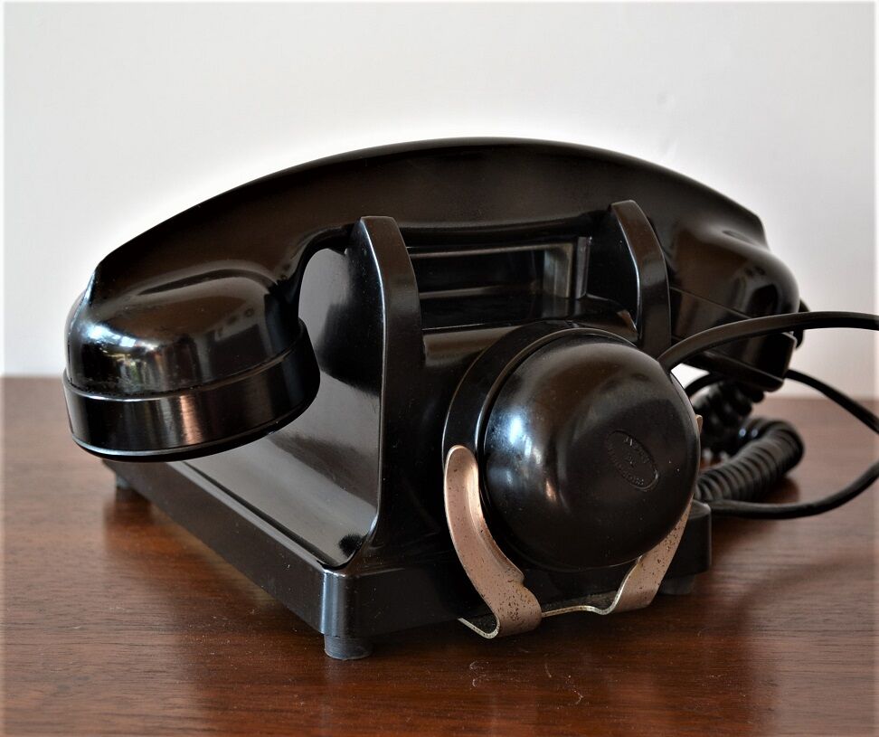 Old phone PTT vintage 60's bakelite