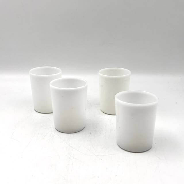 Lot of white opaines