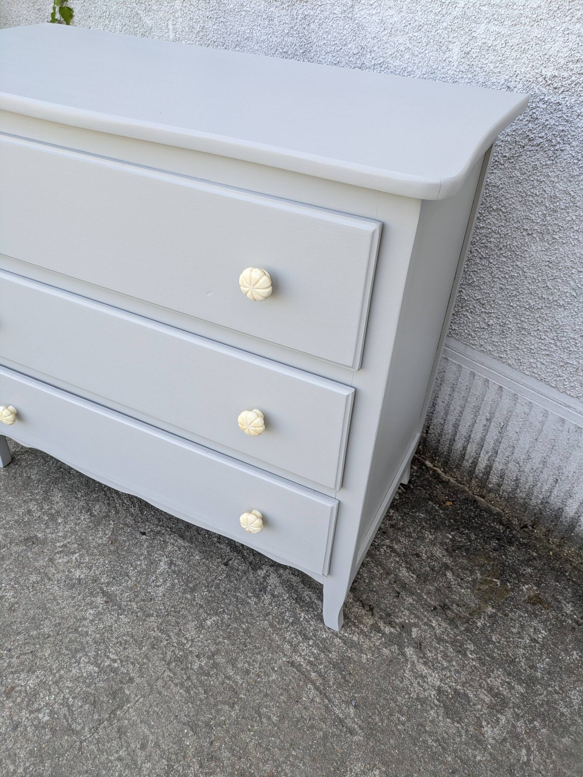Painted chest of drawers